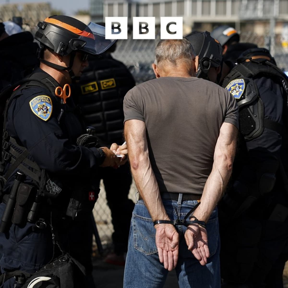 Mass arrests after curfew kicks in - Global News Podcast cover