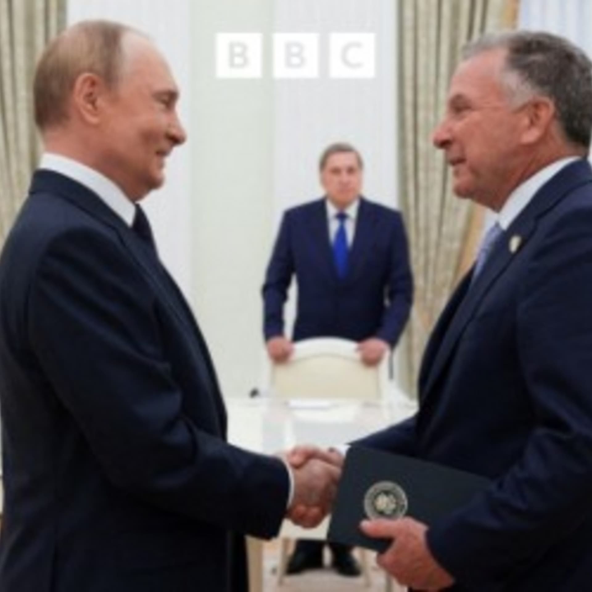 Kremlin talks on how to end Ukraine war. - Global News Podcast cover