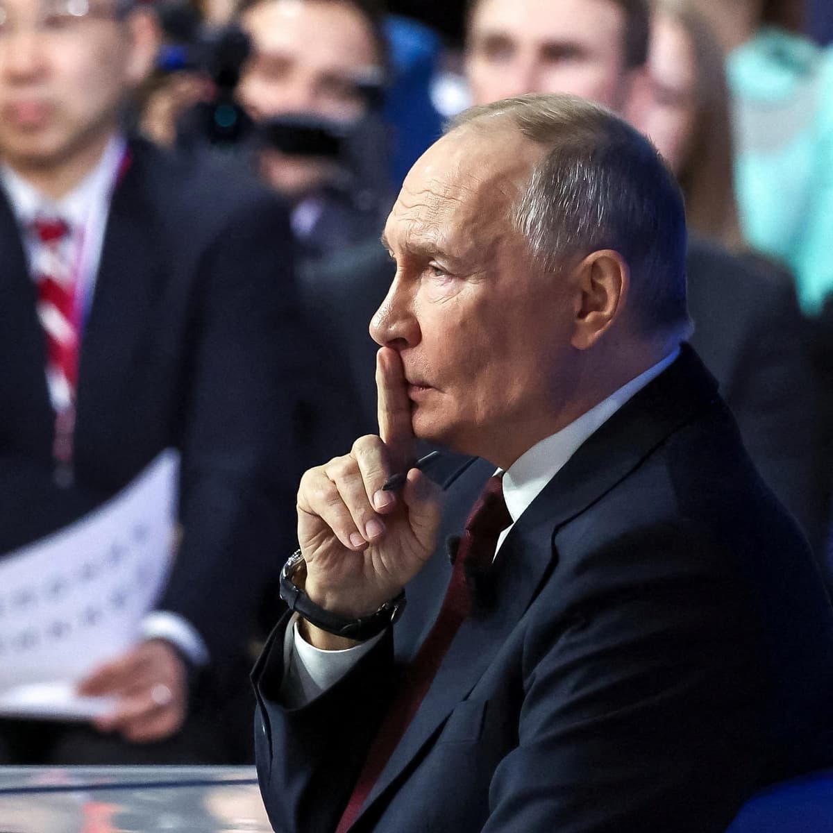 The Global Story:The tightrope of reporting in Putin’s Russia - Global News Podcast cover