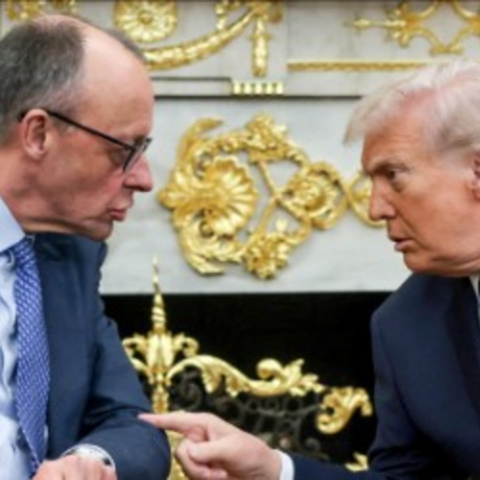 Republicans criticise Trump's plan to withdraw troops - Global News Podcast cover