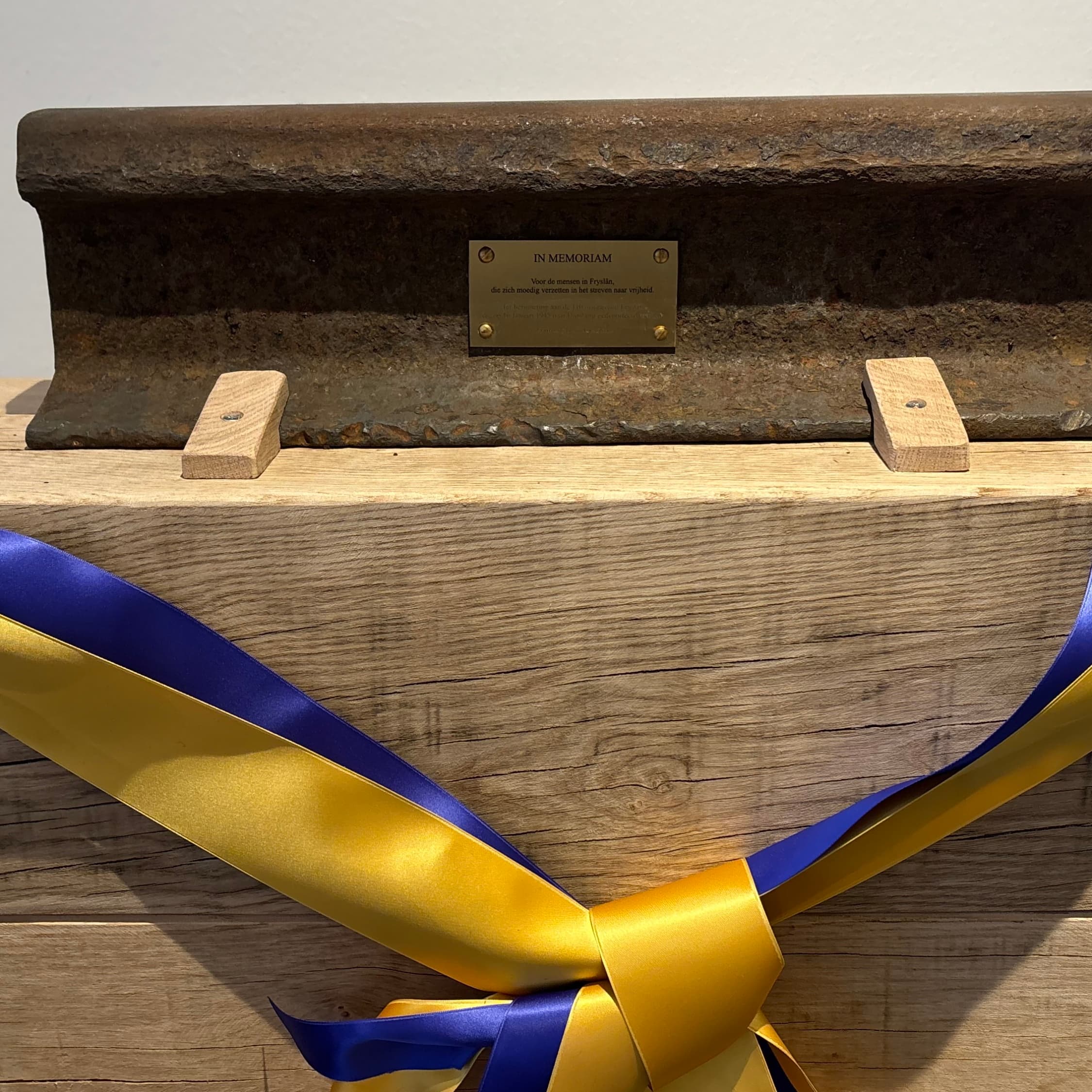 Treinrails fan Neuengamme fertelle it drama fan fermoarde Harnzers yn de oarloch - Buro de Vries (Podcast) cover