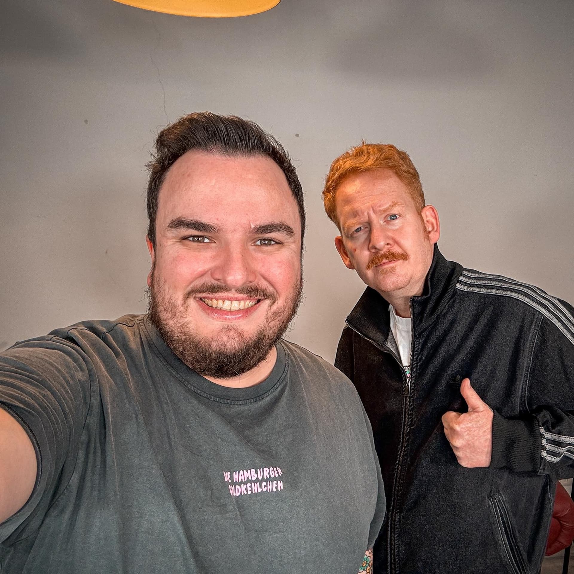 Folge 81: Massaker auf Lay’s Chips 🥔 - Doktor & Lex cover