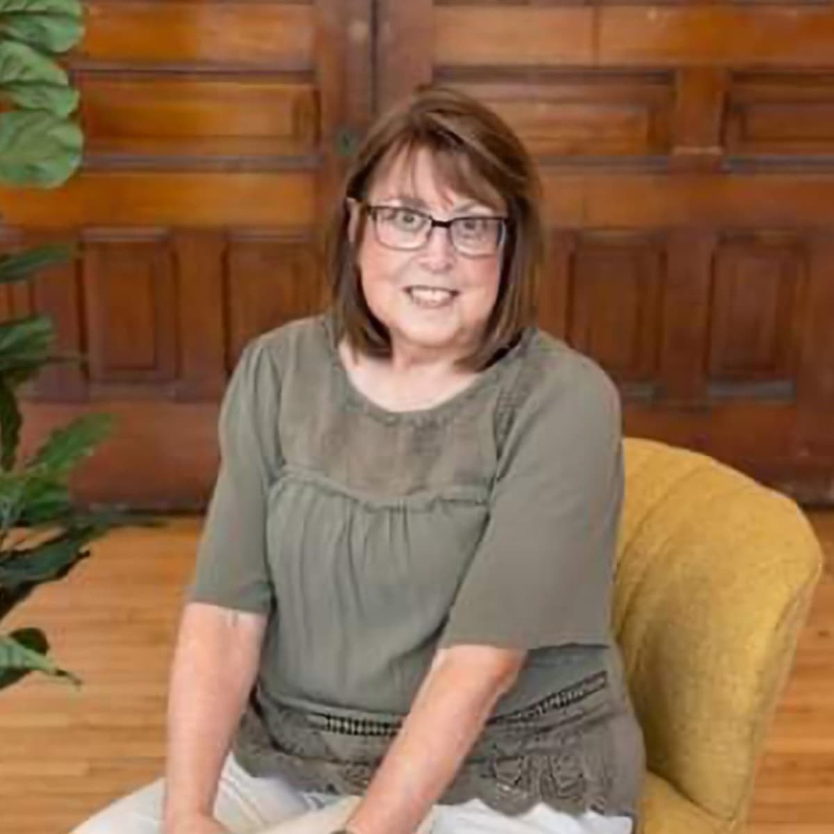 Close Up Radio Welcomes Back Intuitive Annette Reed-Gerzsik - Close Up Radio cover