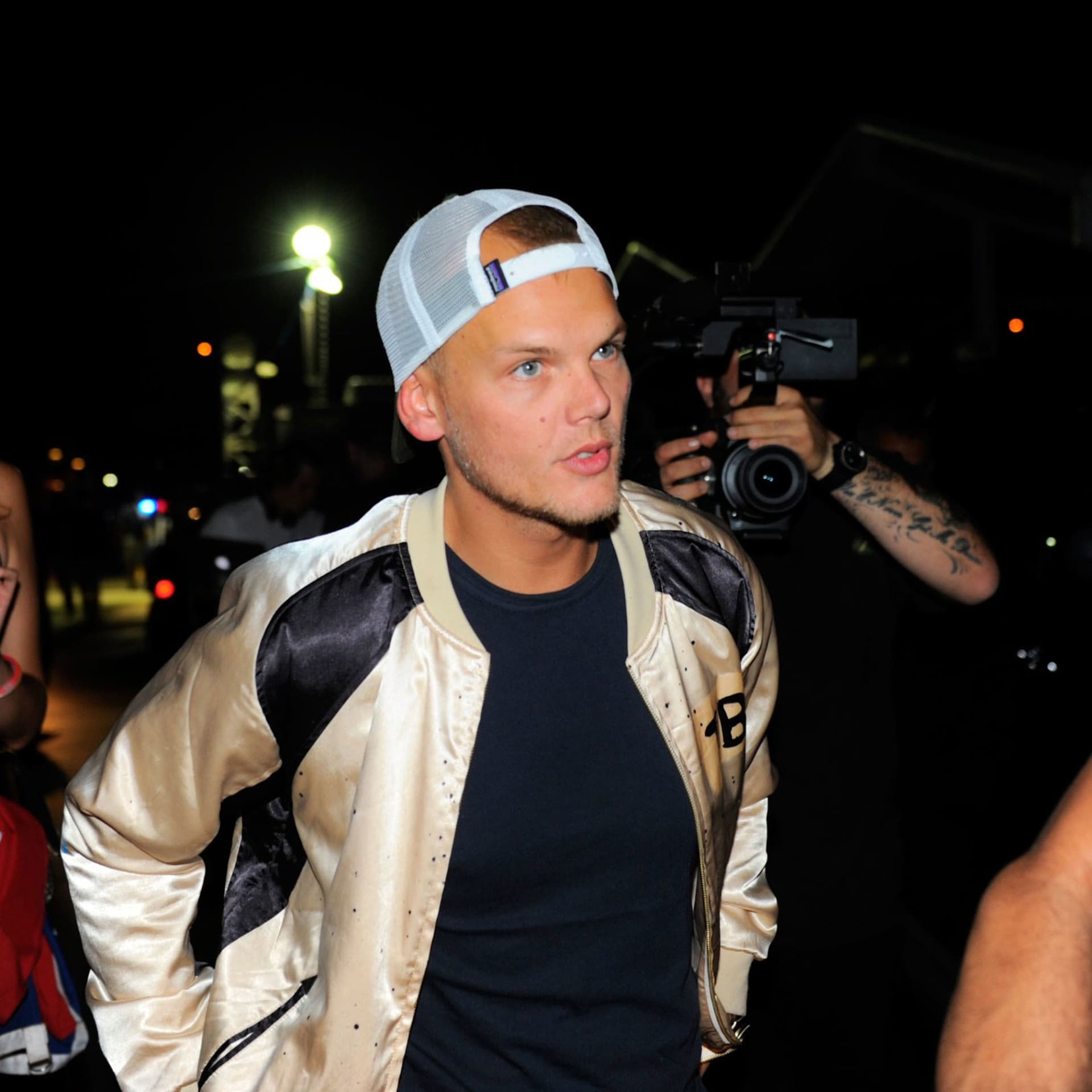 Vila i frid Tim "Avicii" Bergling. - LMG|OUTFLY Radio Show cover