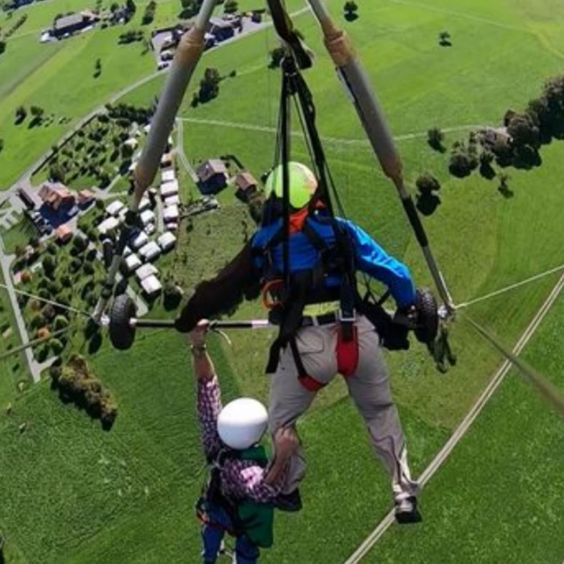 Hang-gliding horror: "I wasn't attached!" - How I Survived cover