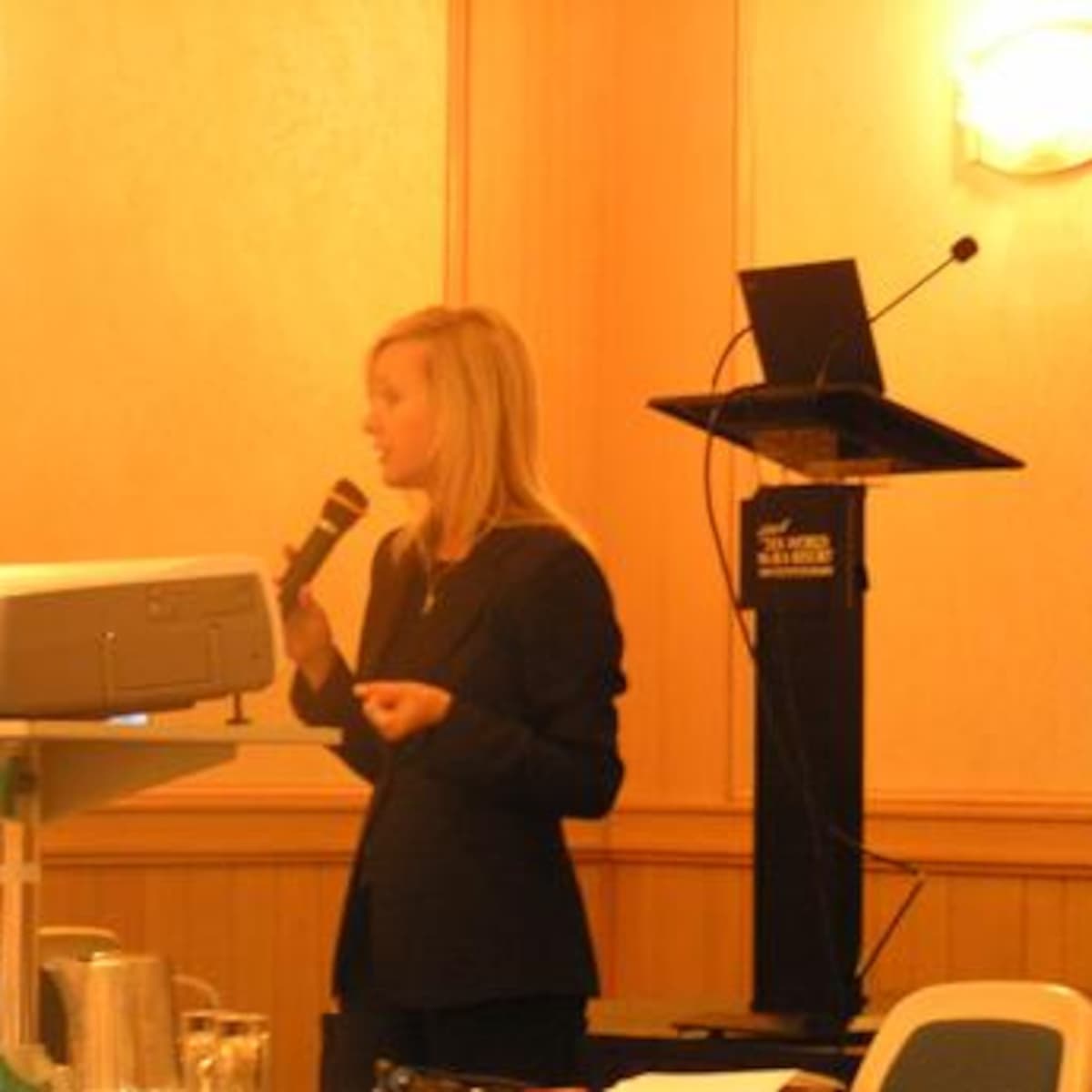 Managing Change with Sari Mustonen-Kirk - Top Trader Thinking cover