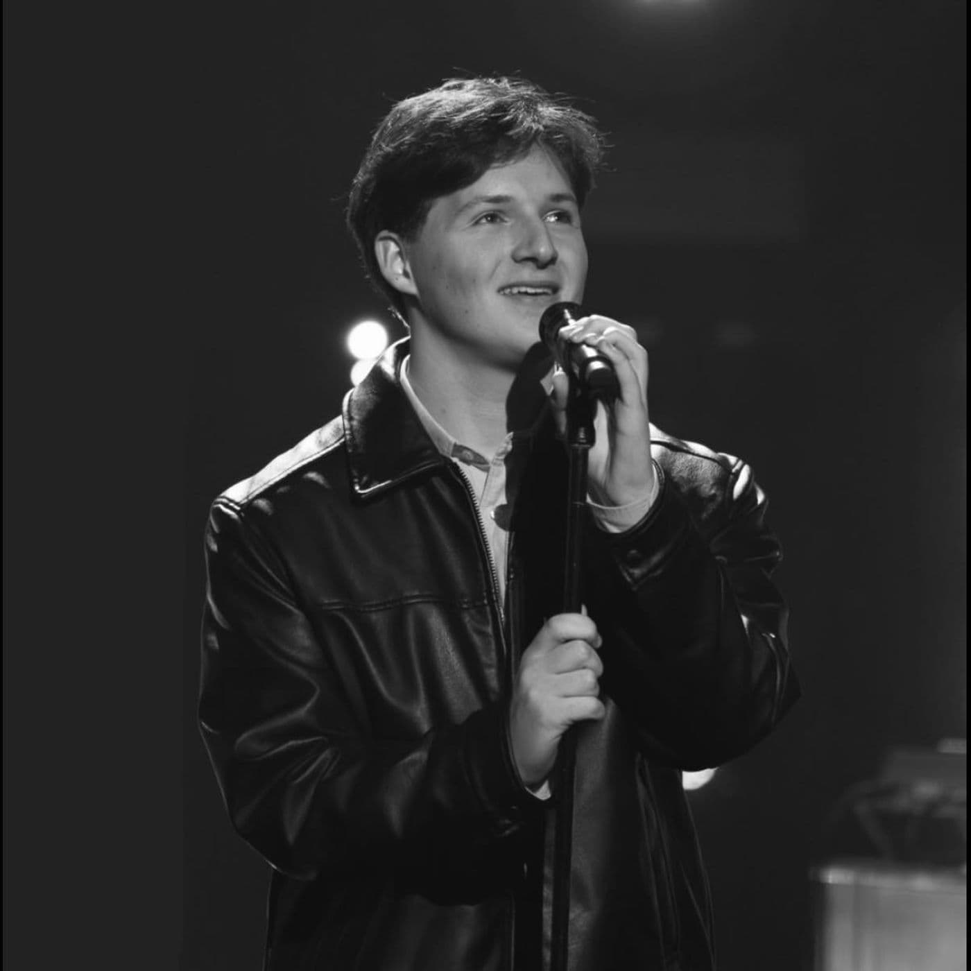 American Idol Finalist: Jesse Findling! - The Anna and Raven Show cover