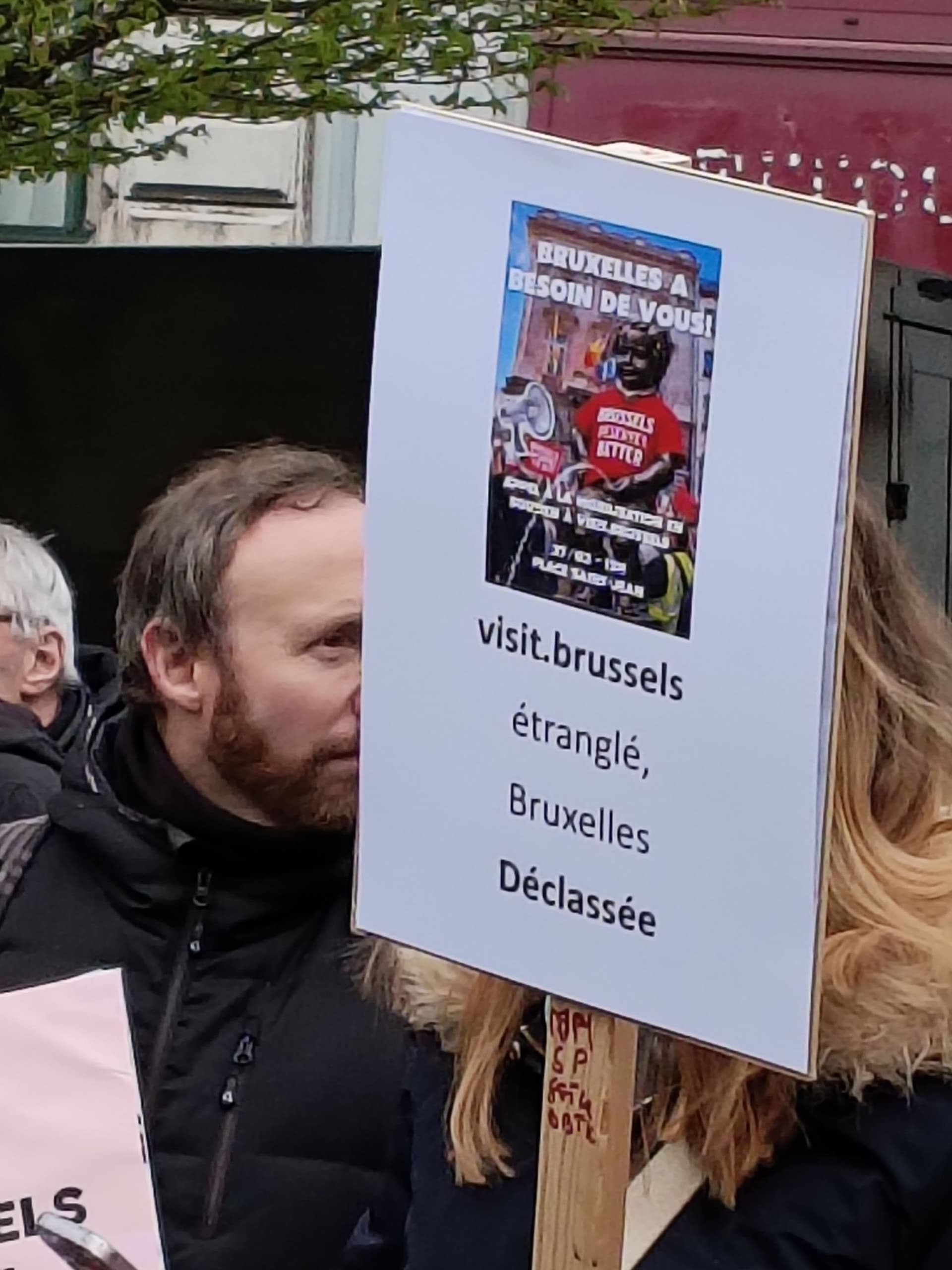 Visit.brussels protest against budget cuts - Brussels in English cover