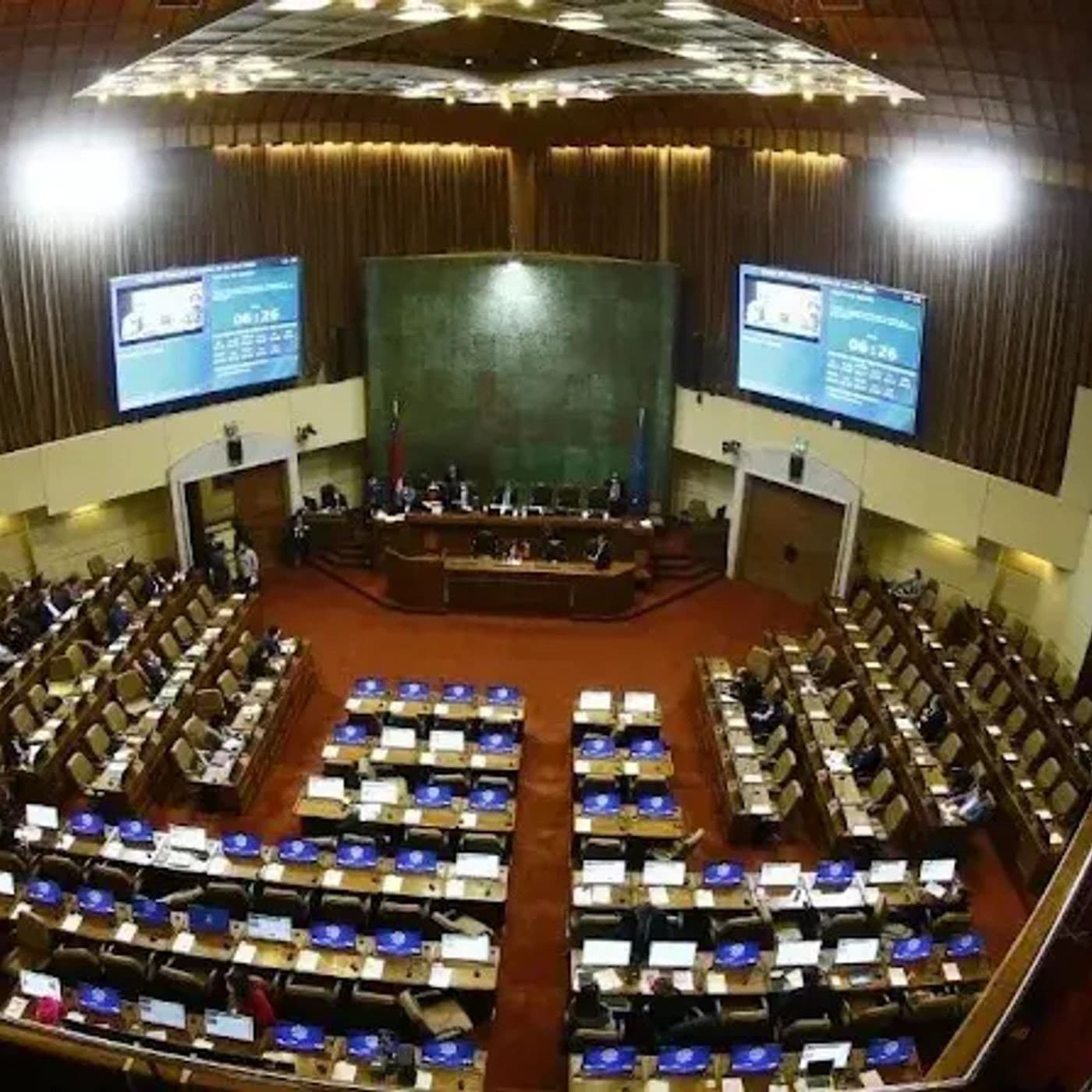 Violencia contra diputados Olivares y Araya genera tenso debate legislativo — PL Podcast cover