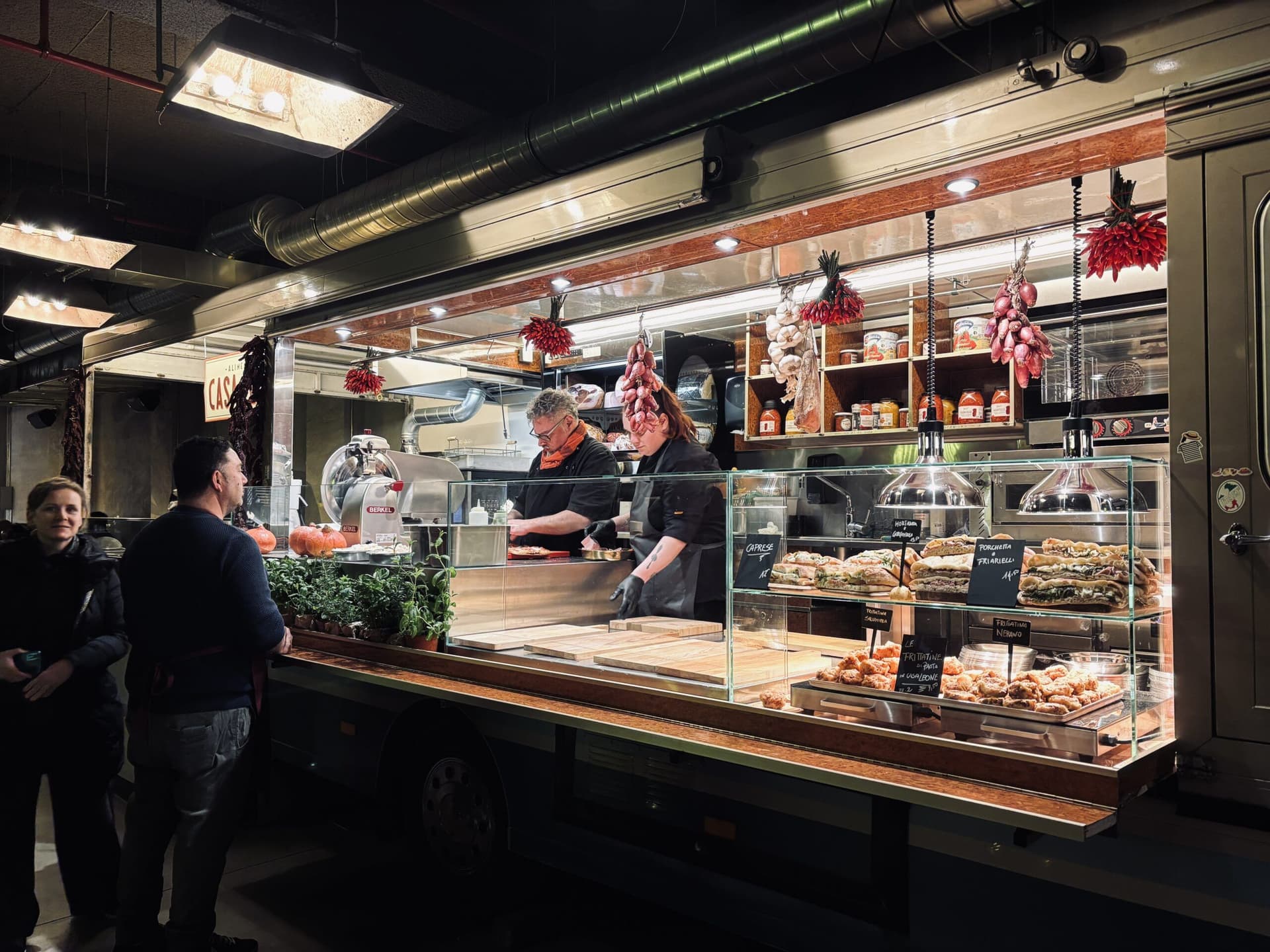 RATZ food market - Brussels in English cover