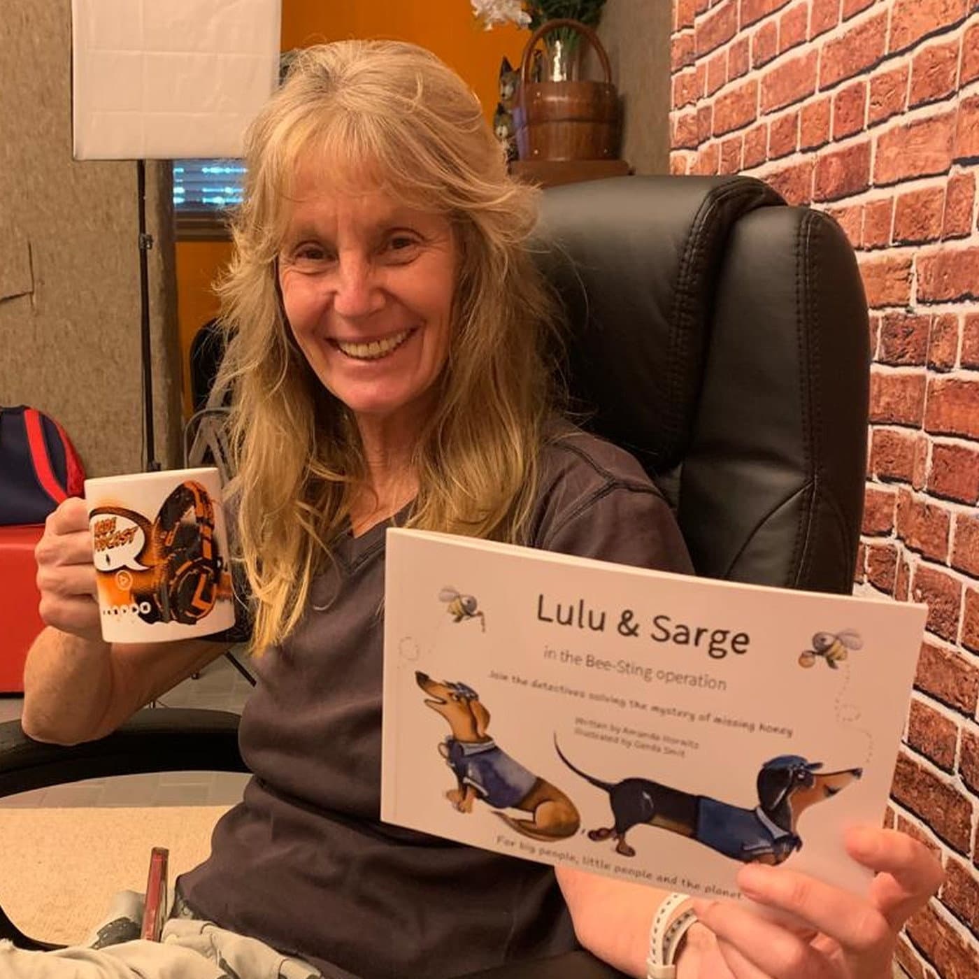 11 Amanda Horwitz | Unpacking the story of Lulu and Sarge - Stakeholder Podcasting cover