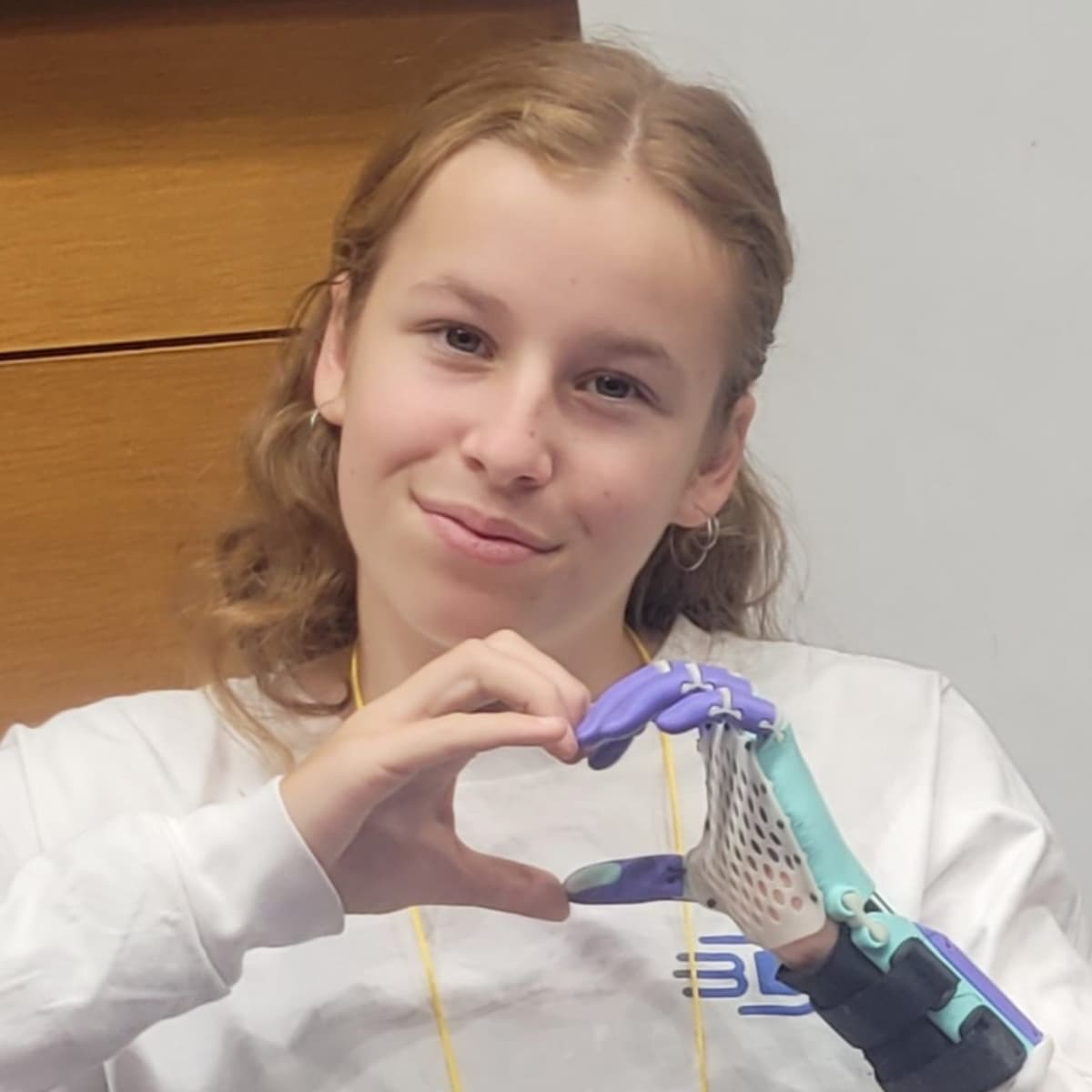 The Happy Pod: My friends made me a new hand - BBC cover