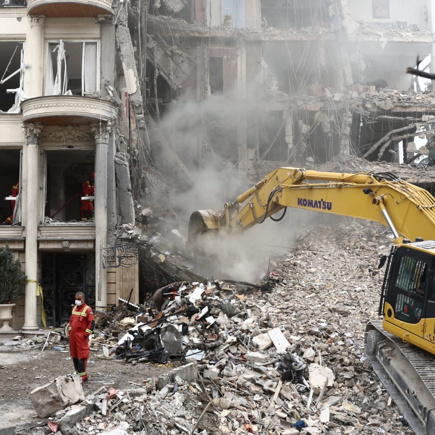 Trump's peace plan still vague as war with Iran continues - BBC cover