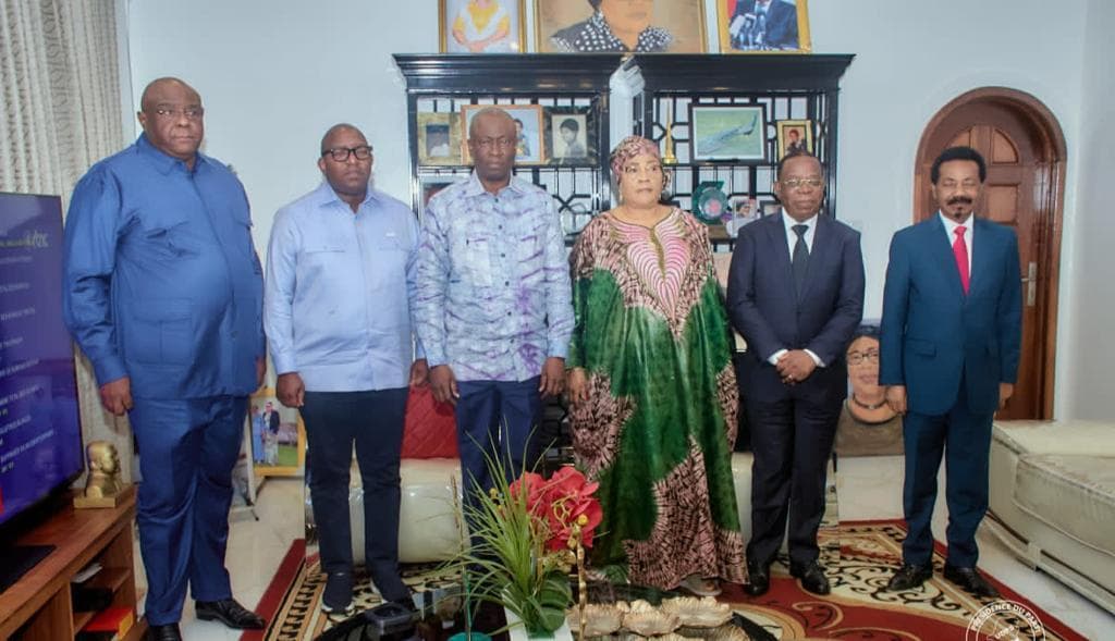 “Rencontre entre les membres du Présidium de l’Union Sacrée chez Maman Marthe : Explication de cette réunion”. - ELECTIONS cover