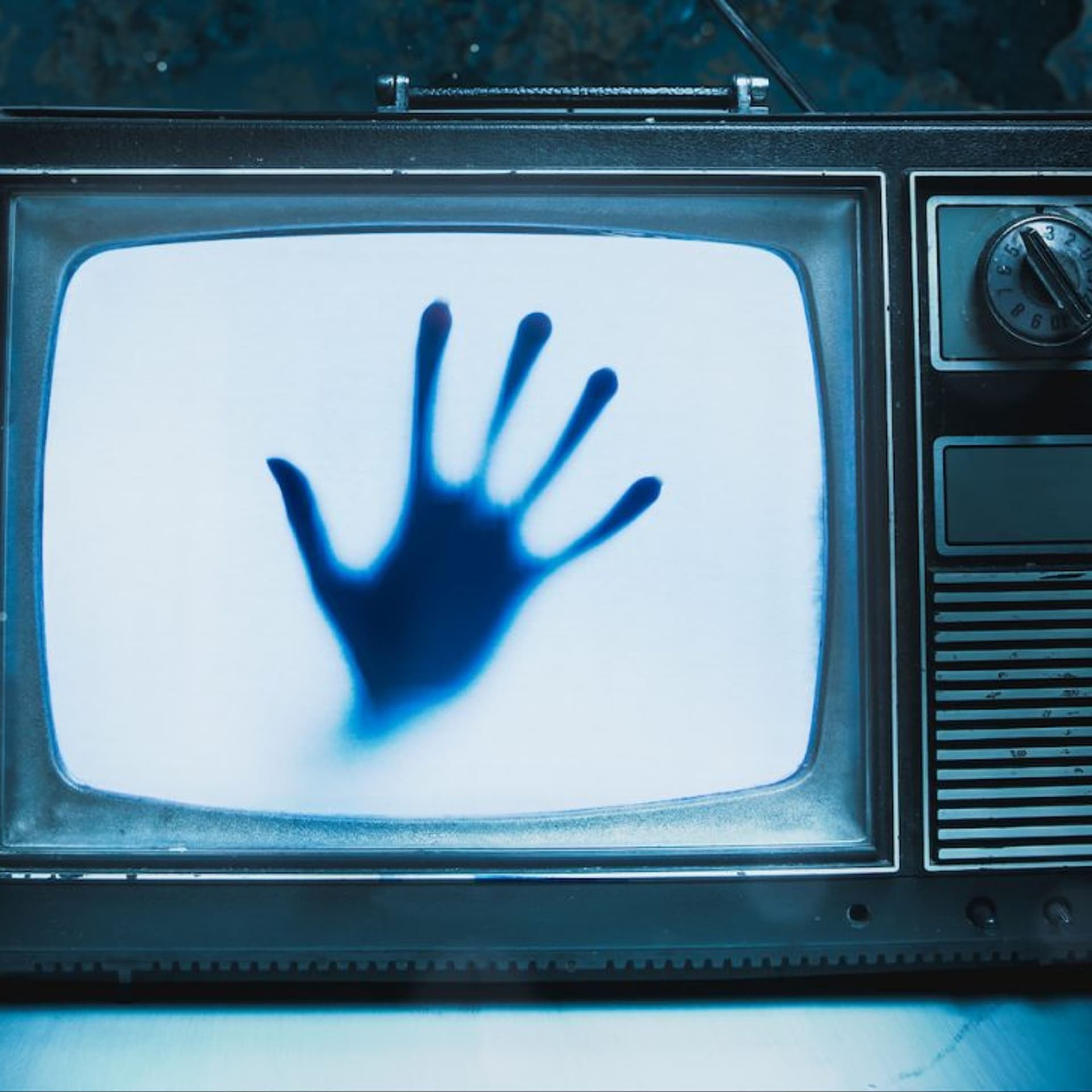 Scene 4: Writing Horror, 10 tips to create a great horror script - The Script Mistress Podcast cover