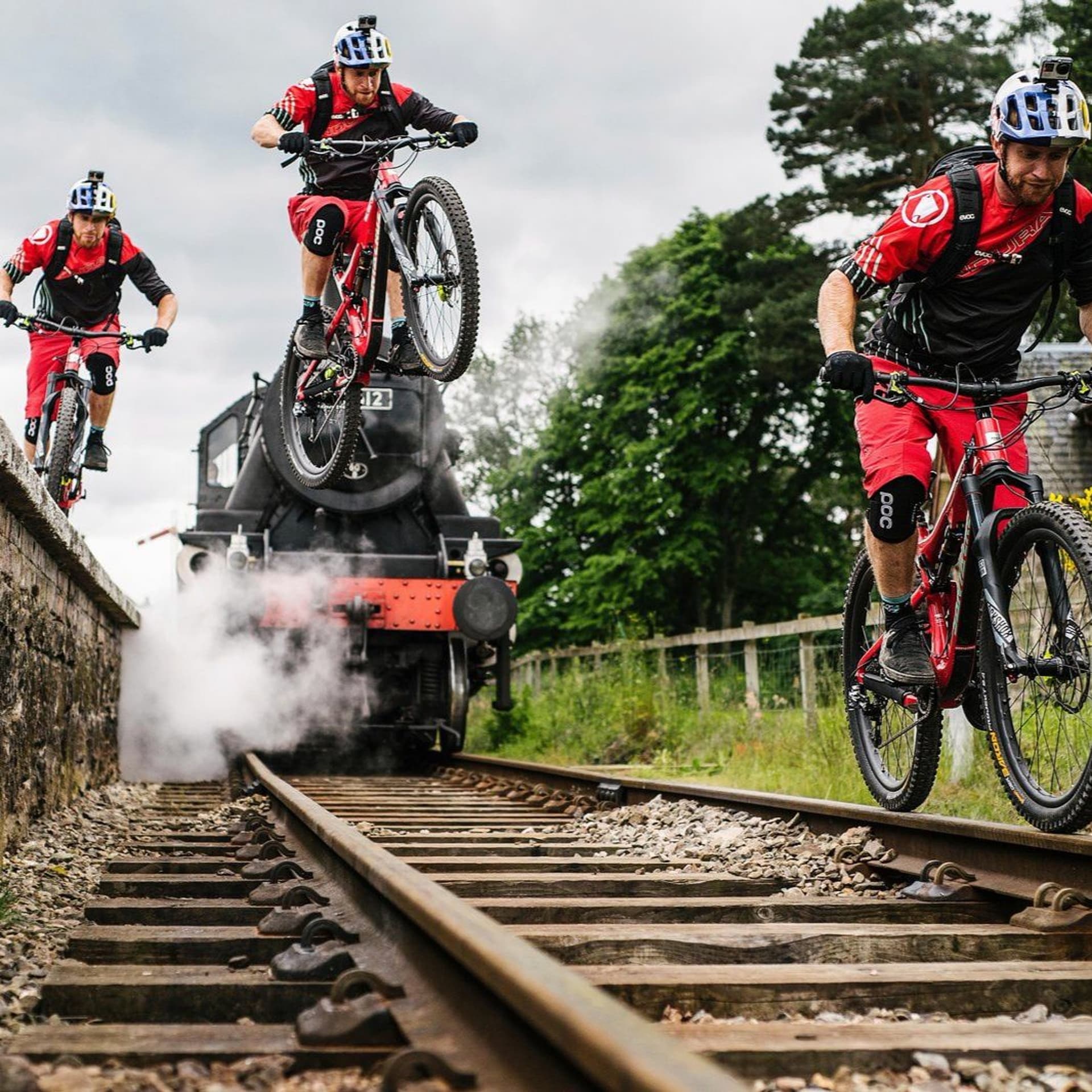 EP7: Fall Freeflow 2 | Animals, NBA, Danny MacAskill & Harambre For President - The Green Side Up Show cover