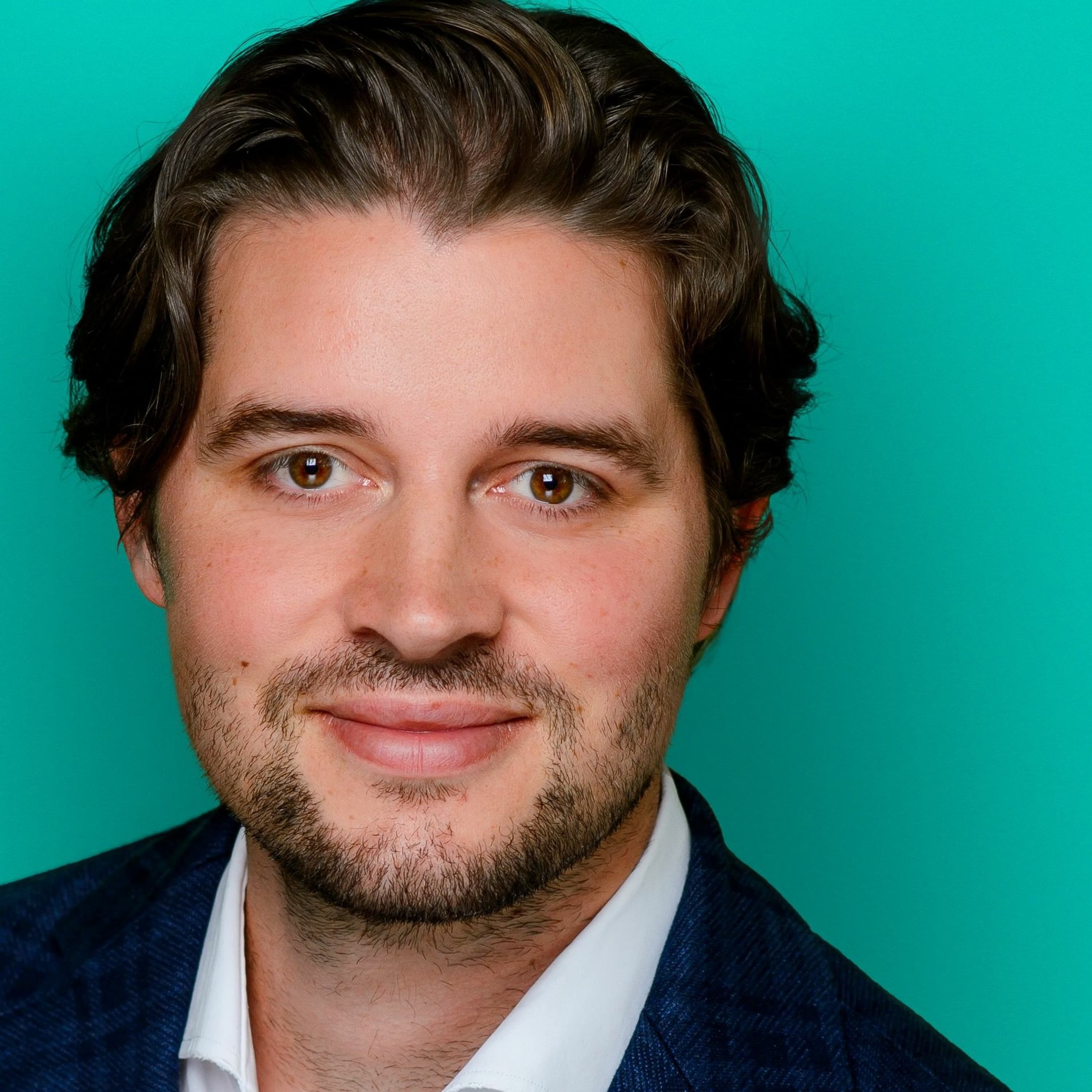 Die Zukunft digitaler Mitarbeiterempfehlungsprogramme - Auf ein Helles mit Carl Hoffmann - personalmarketing2null cover