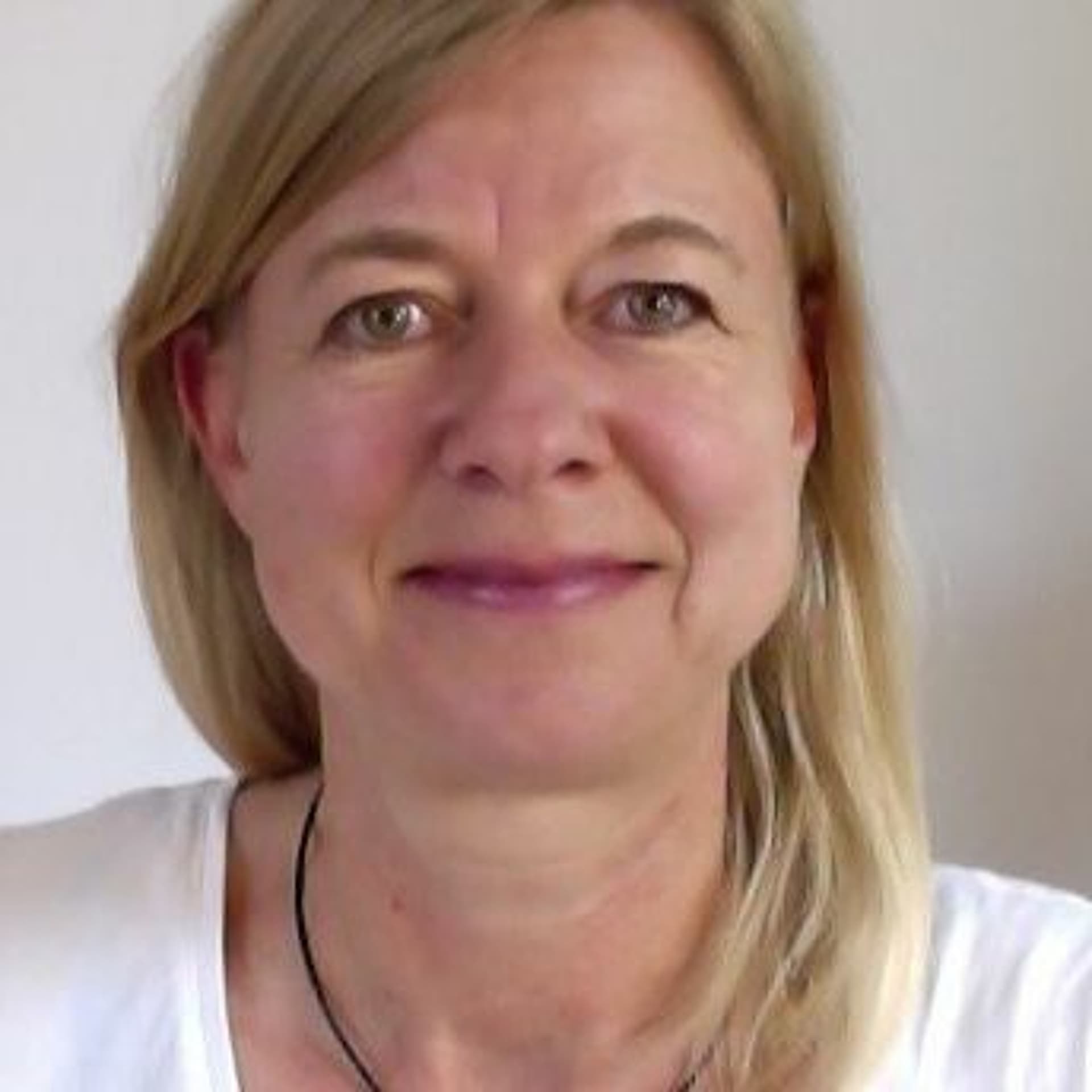 Episode 7 - Katja Hansen on Cradle to Cradle Principles & Insights for Cities - Moonshot: City cover