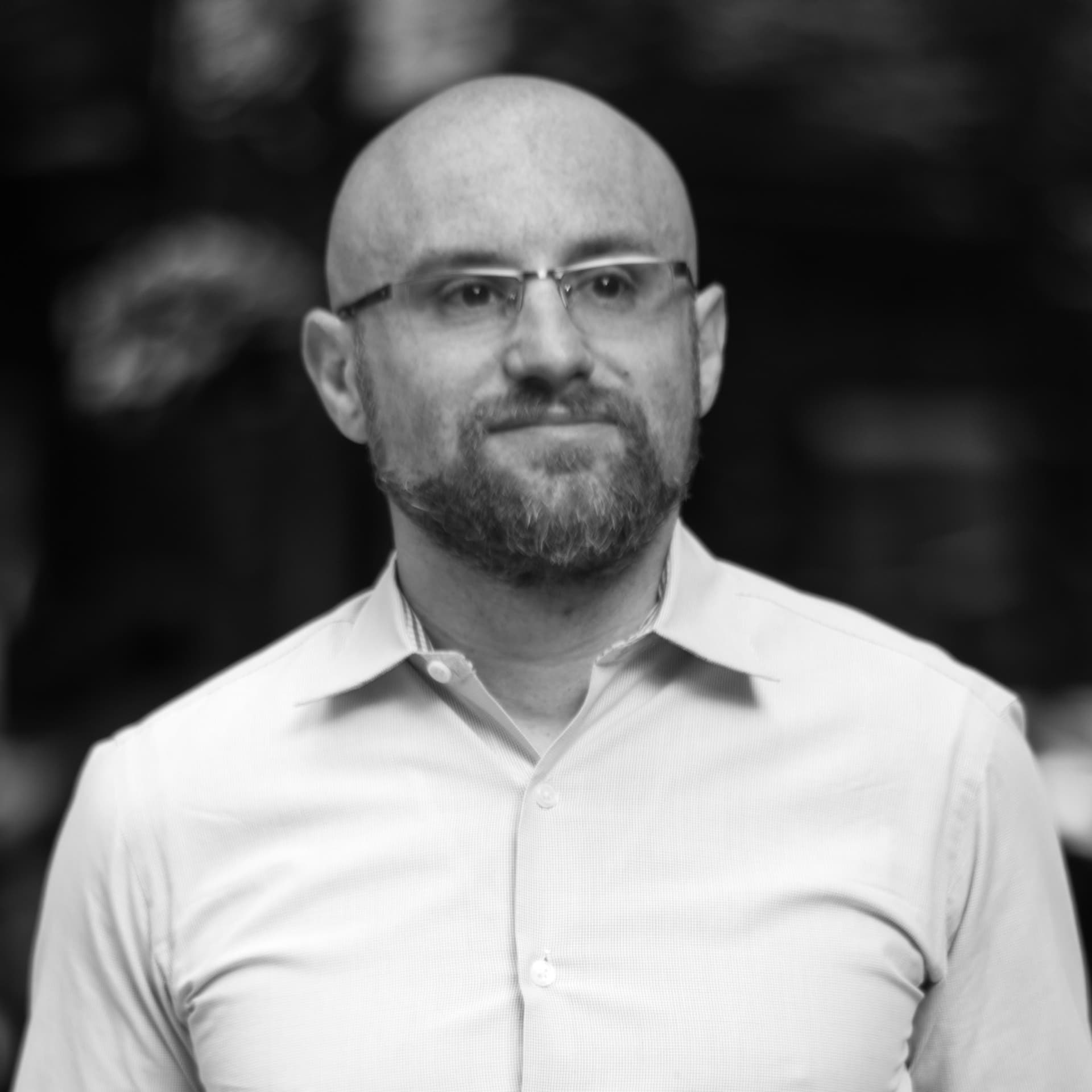 Ben Waber on why LLMs are not a silver bullet for boosting organizational innovation - Between Worlds cover