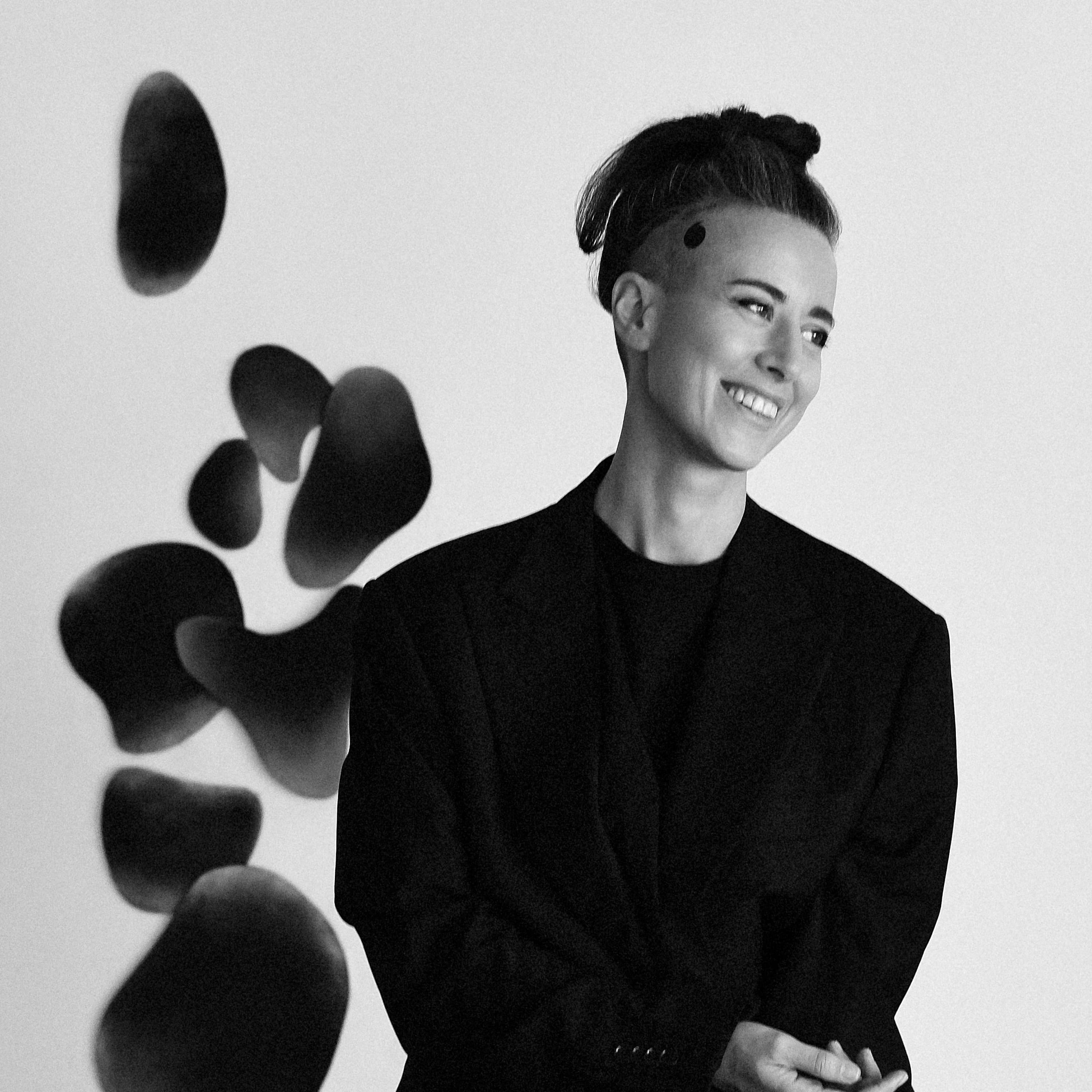 Ep.258 Yulia Bas - Cerebral Women Art Talks Podcast cover