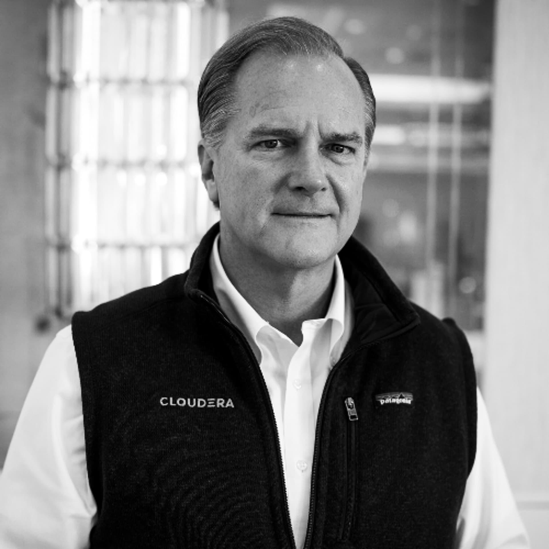 Charles Sansbury on data, AI, and the rise of the Exascale Organziation — Between Worlds cover