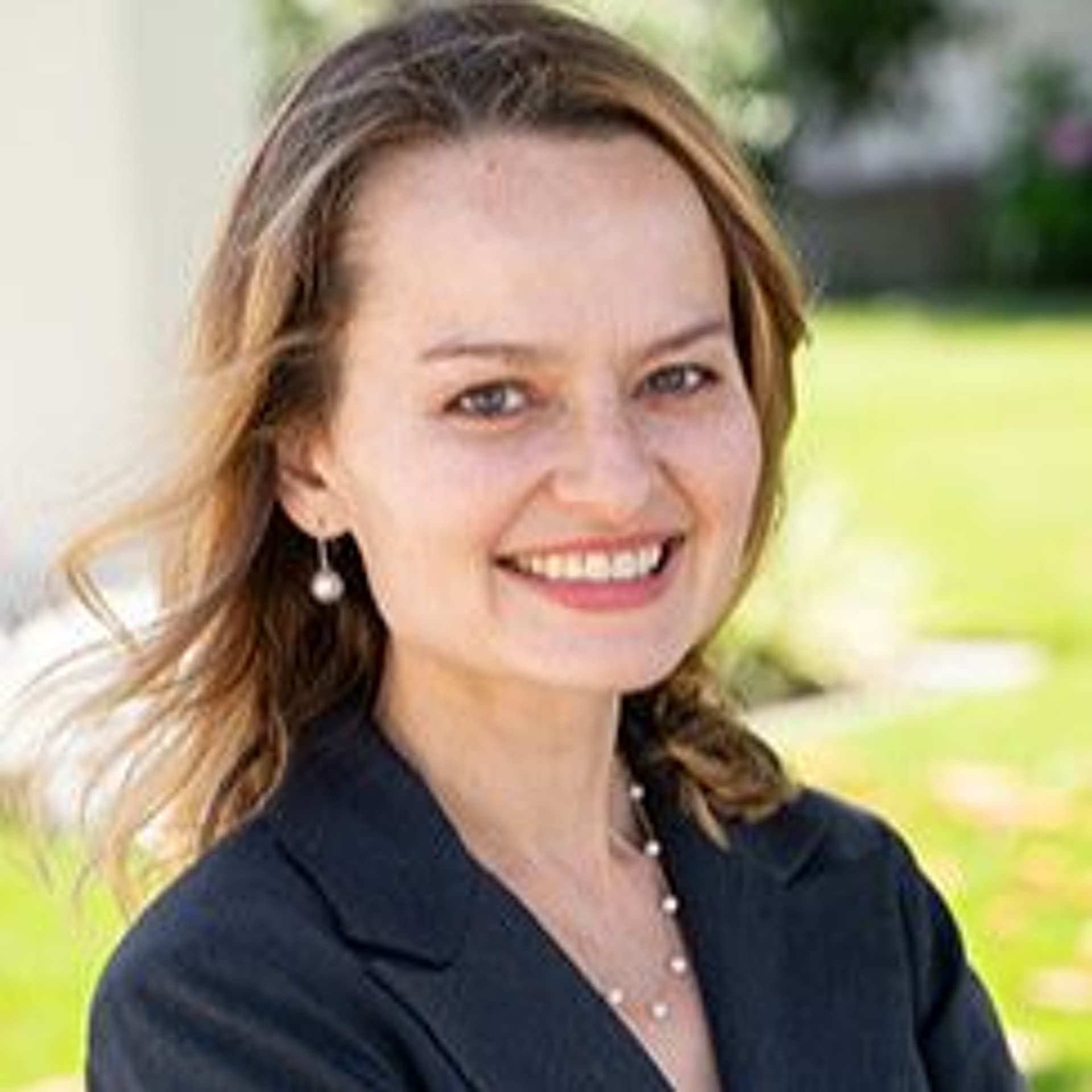 S2E25: Natalie Jacewicz on Conservation and Abundance - Free Range with Mike Livermore cover