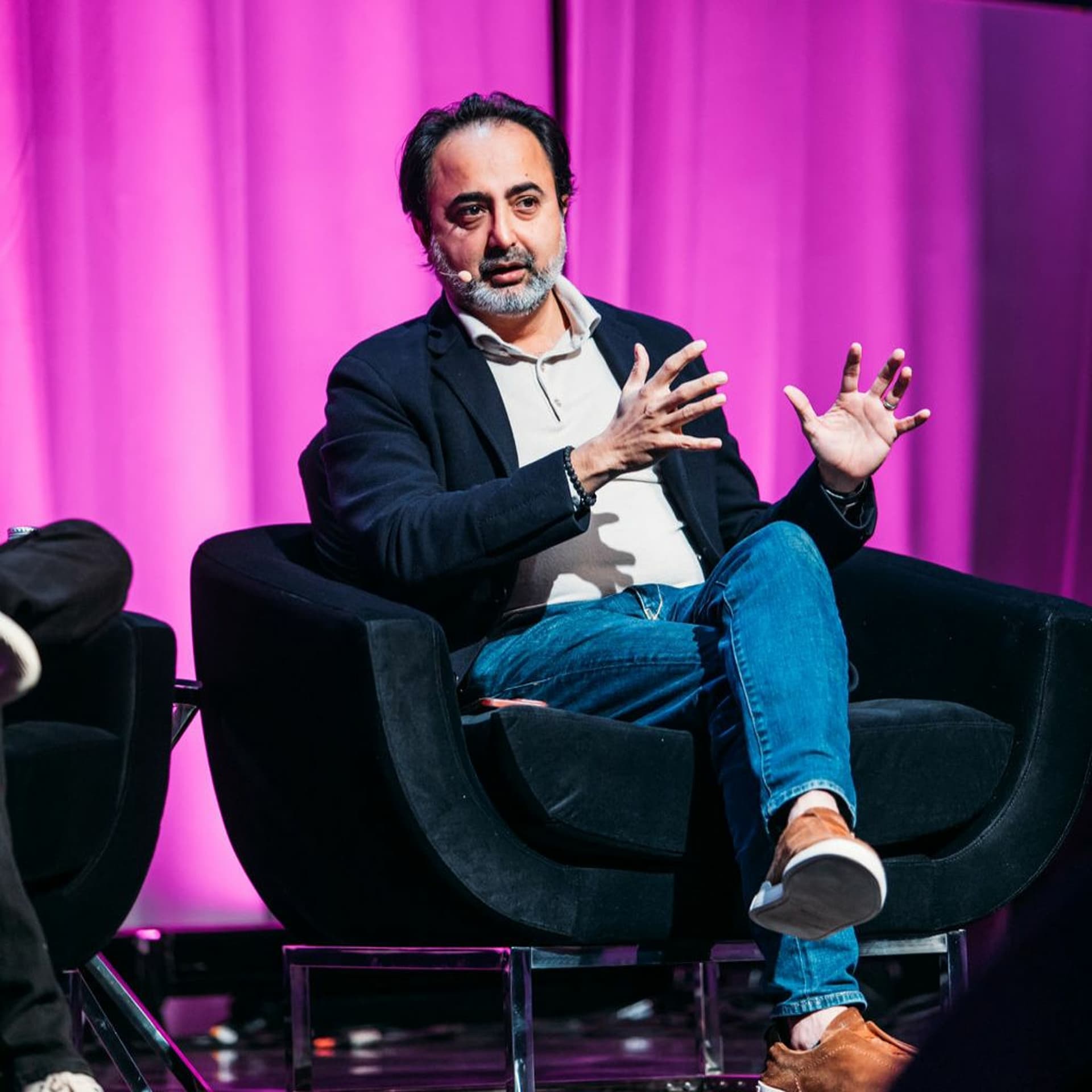 General Catalyst Hemant Taneja: Can VC Truly Tackle Long-Term Problems? | 2024 Upfront Summit - Upfront Ventures cover