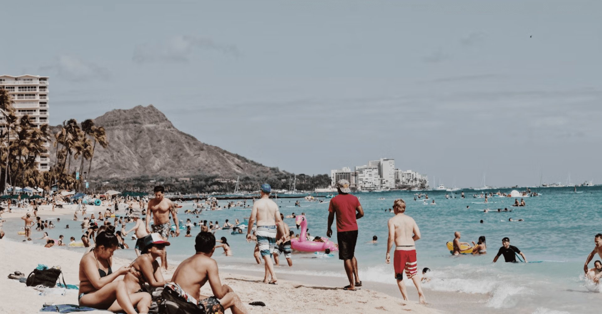 Daspo e braccialetto elettronico per turisti molesti e borseggiatori - Effetto estate cover