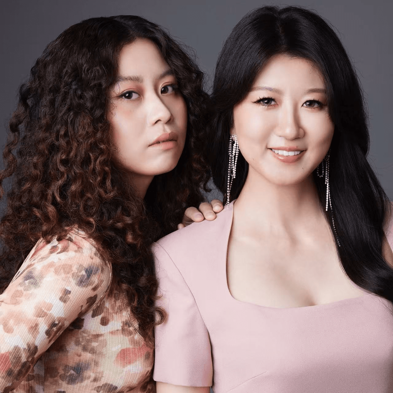 S1E2｜CFDA首个获奖中国设计师品牌，如何用亚裔叙事和可持续创新突围中美市场？ - In the Loop cover