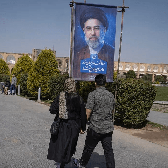 128.霍尔木兹海峡如何影响普通人的生活，对谈北大汇丰朱兆一 - 食野之评 cover