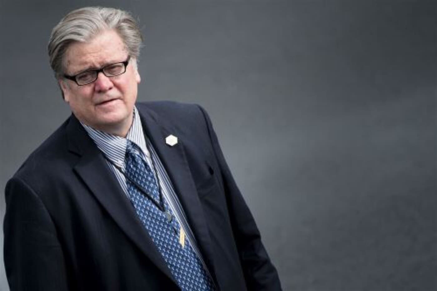 Exit Steve Bannon - Bureau Buitenland cover