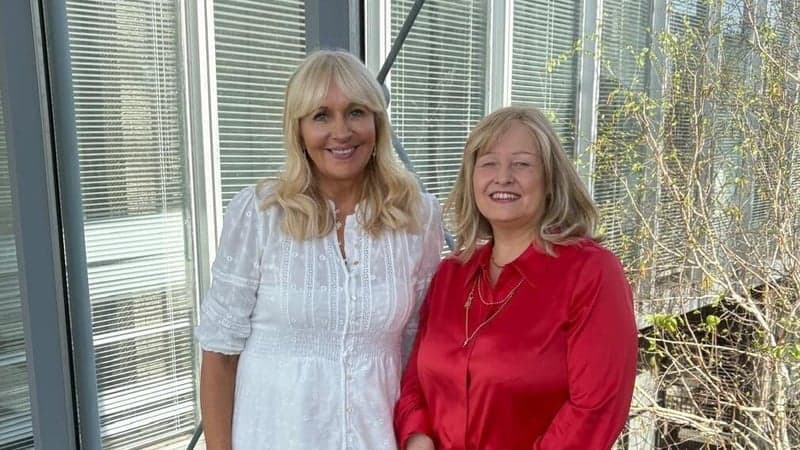Vicky Pigot - Sunday with Miriam cover