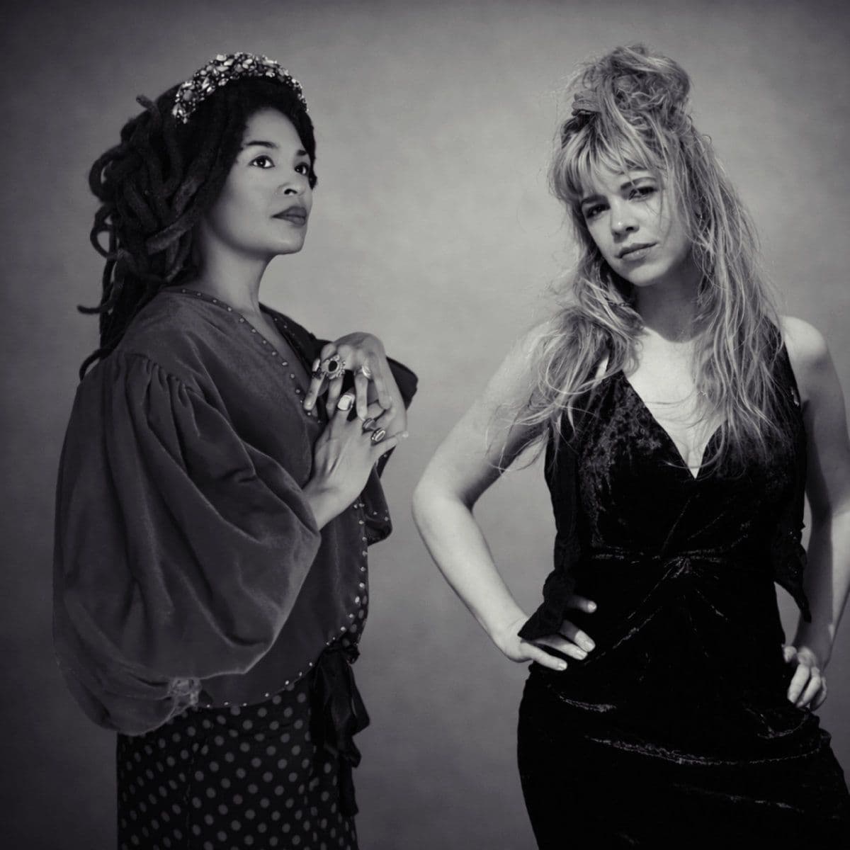 Amordiscos - Voces hermanas - Amordiscos cover