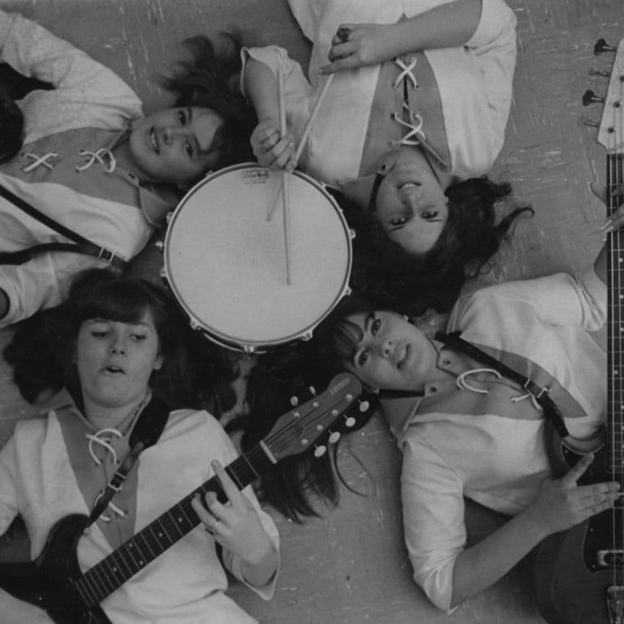 Amordiscos - Girl group underground - Amordiscos cover