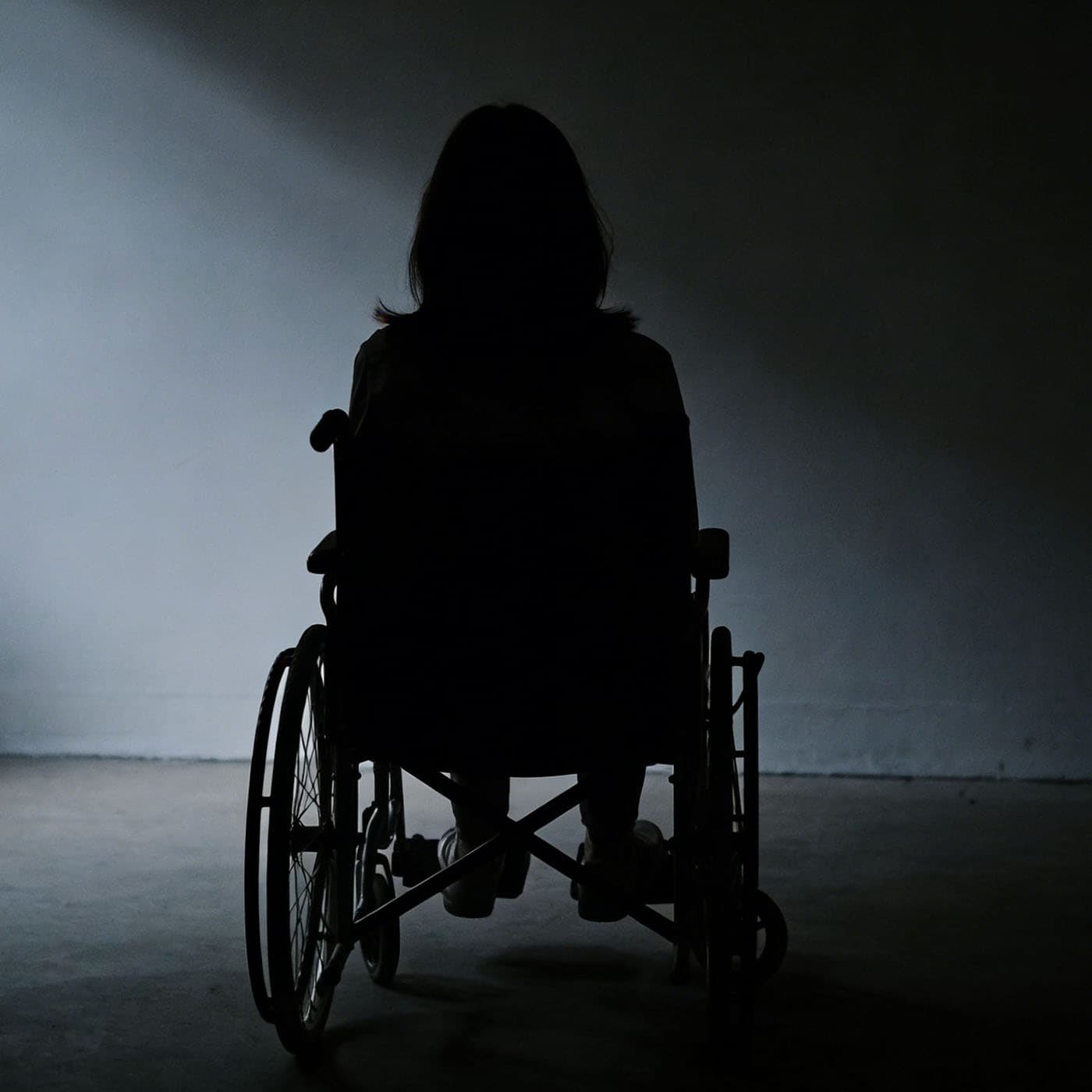 E878.「雇凶杀己」后的渐冻人，陷入被侮辱与被损害的照护陷阱 - 故事FM cover