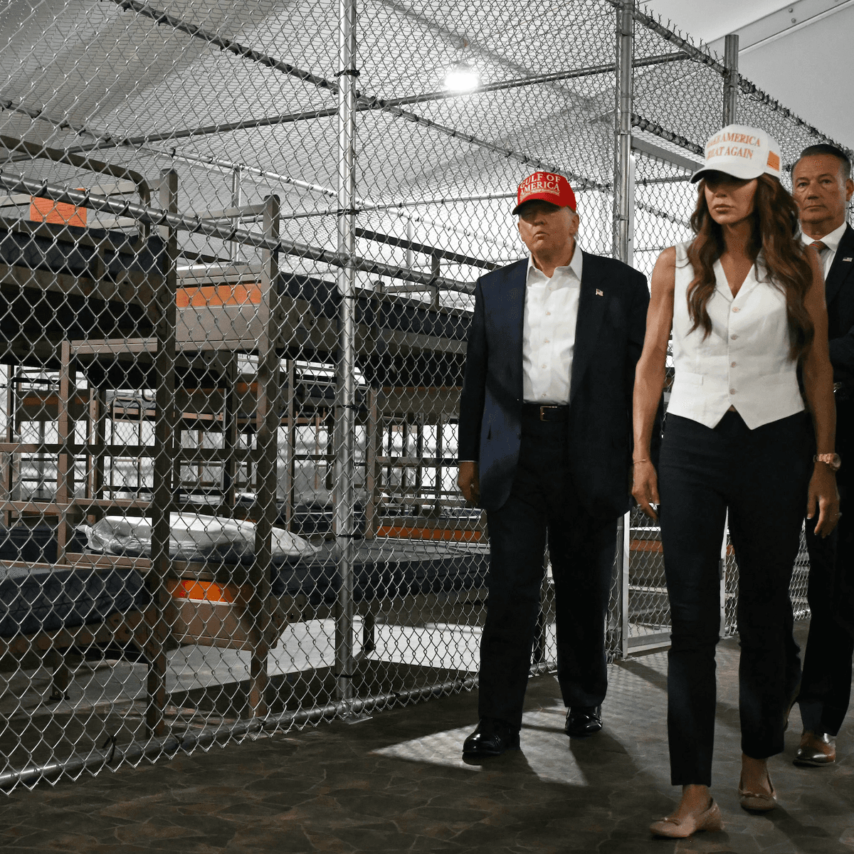 Bugs, heat, broken toilets: life inside “Alligator Alcatraz” - Apple News Today cover