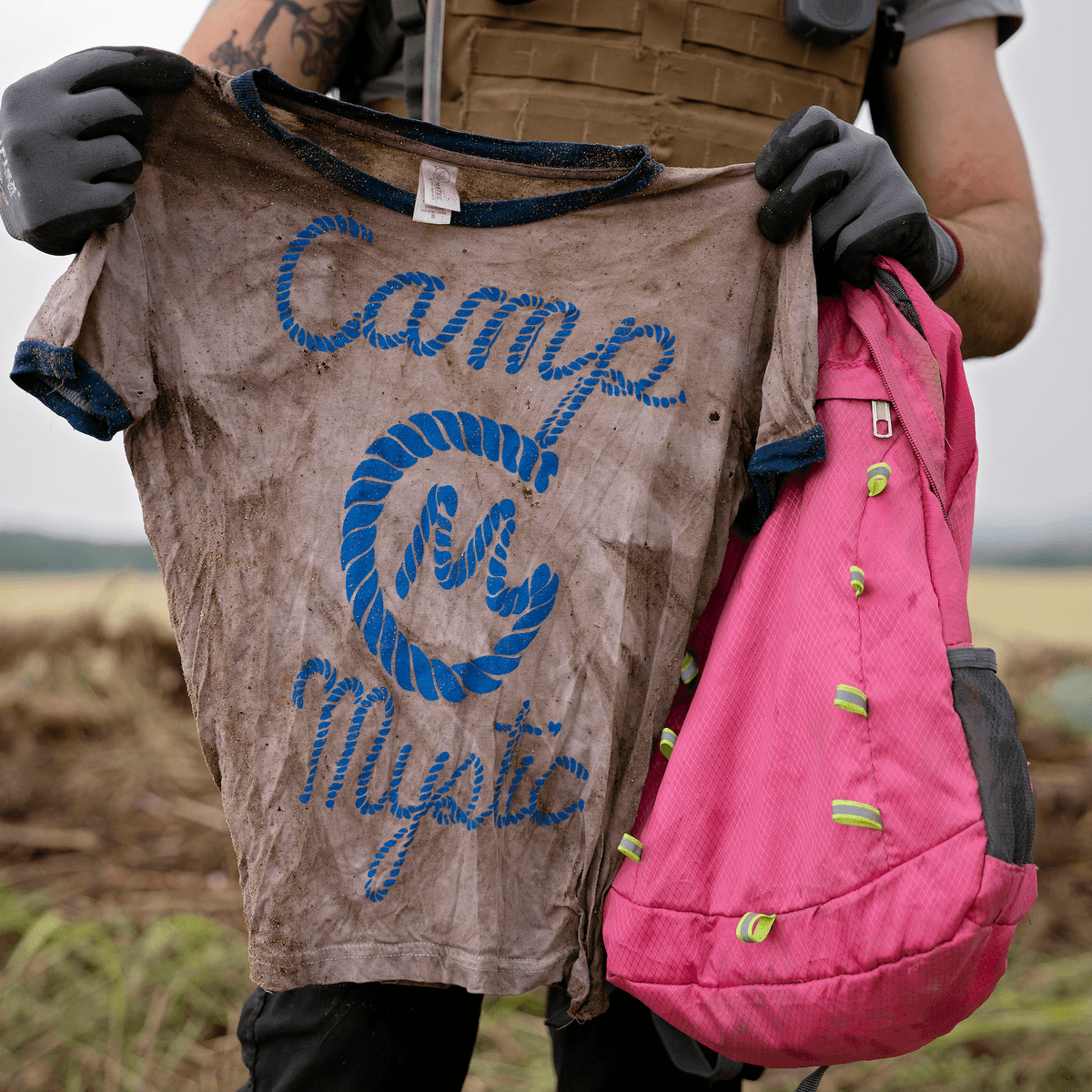 Darkness and delays: the rush to evacuate Texas’s Camp Mystic - Apple News Today cover