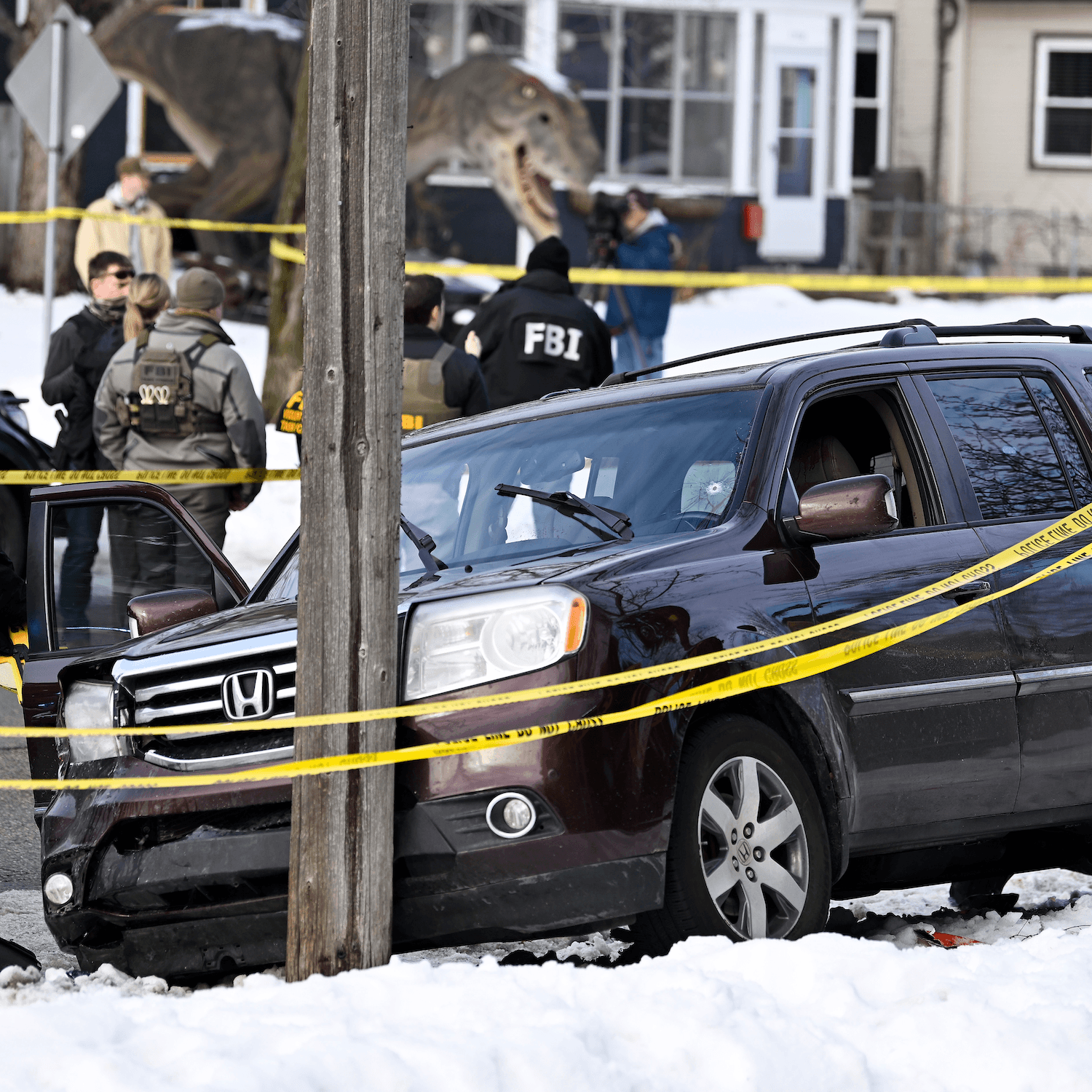 A woman is shot and killed by an ICE agent. What to know. - Apple News Today cover
