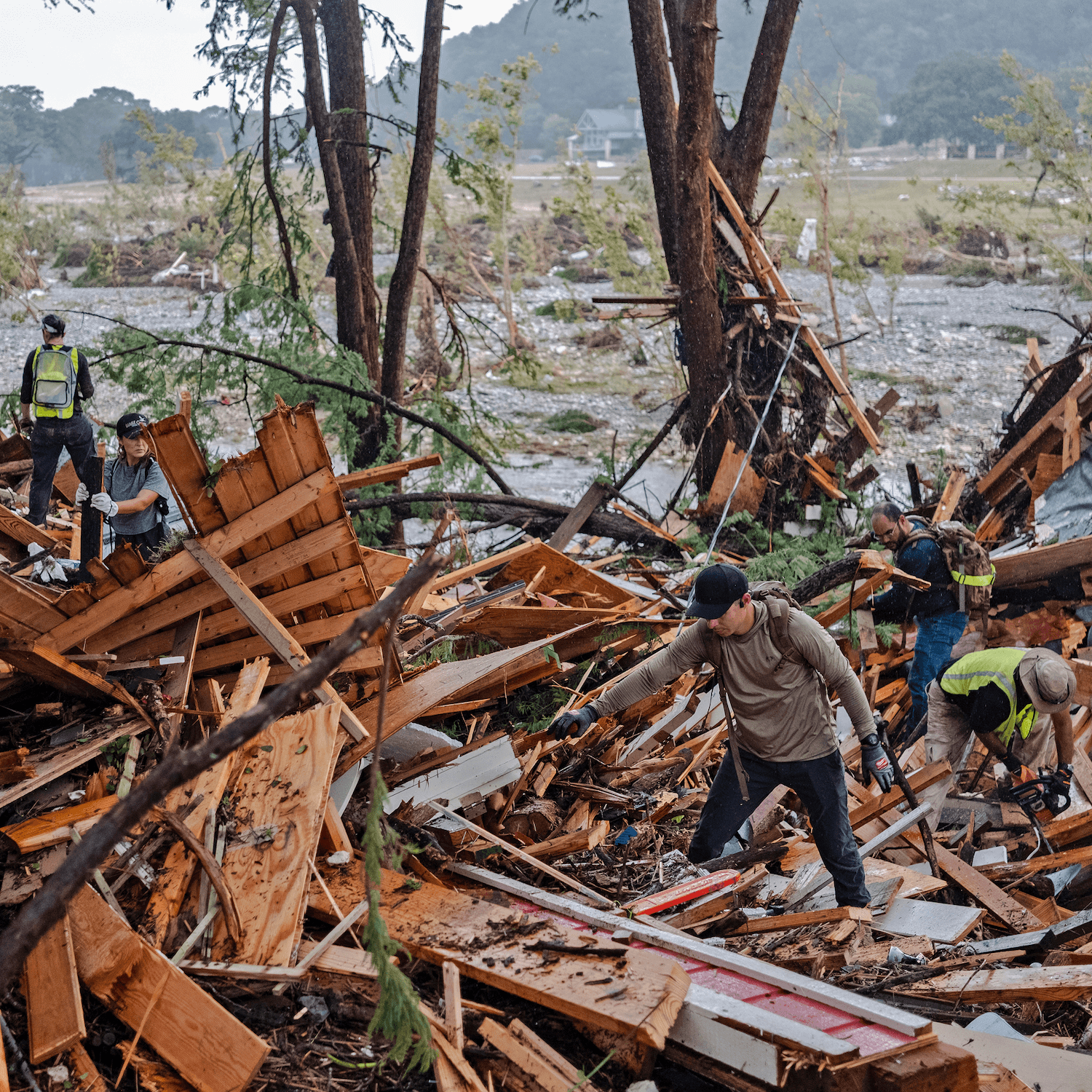 Tragedy in Texas: how flash flooding devastated a county - Apple News Today cover