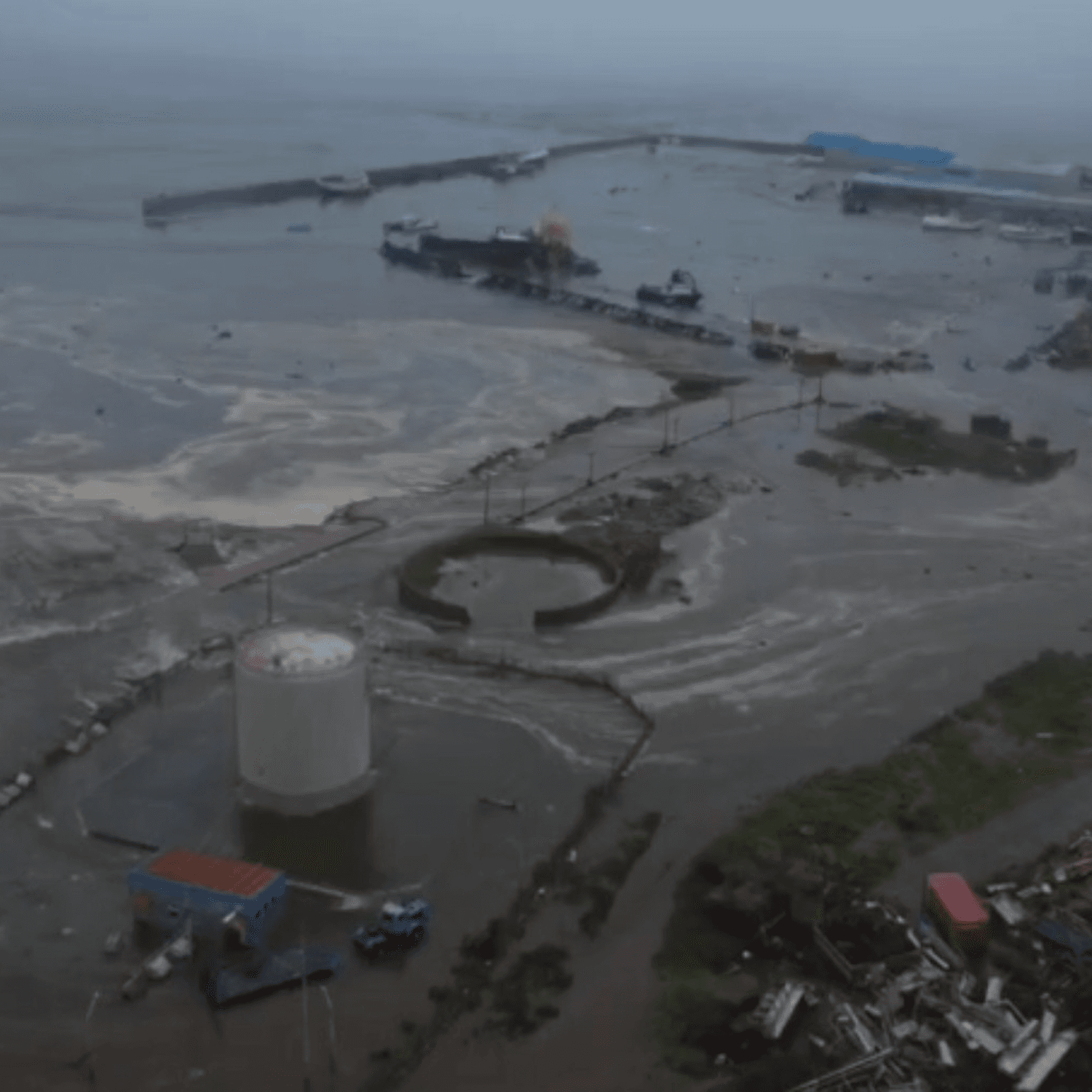 Tsunami waves reach U.S. after Russian earthquake. What to know. - Apple News Today cover