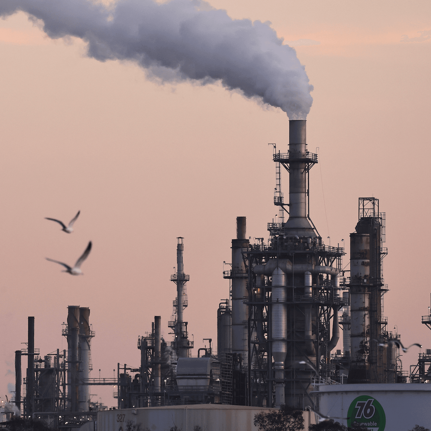 The surprising reason many fossil-fuel companies support EPA rules - Apple News Today cover