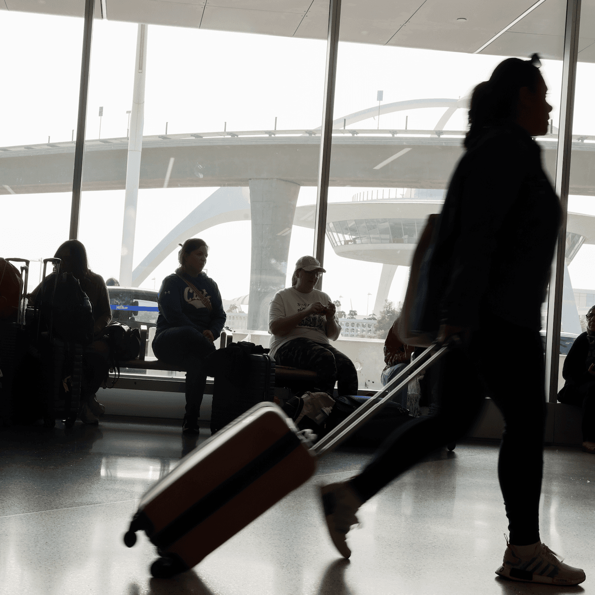 Shutdown forces airports into unprecedented flight reductions - Apple News Today cover