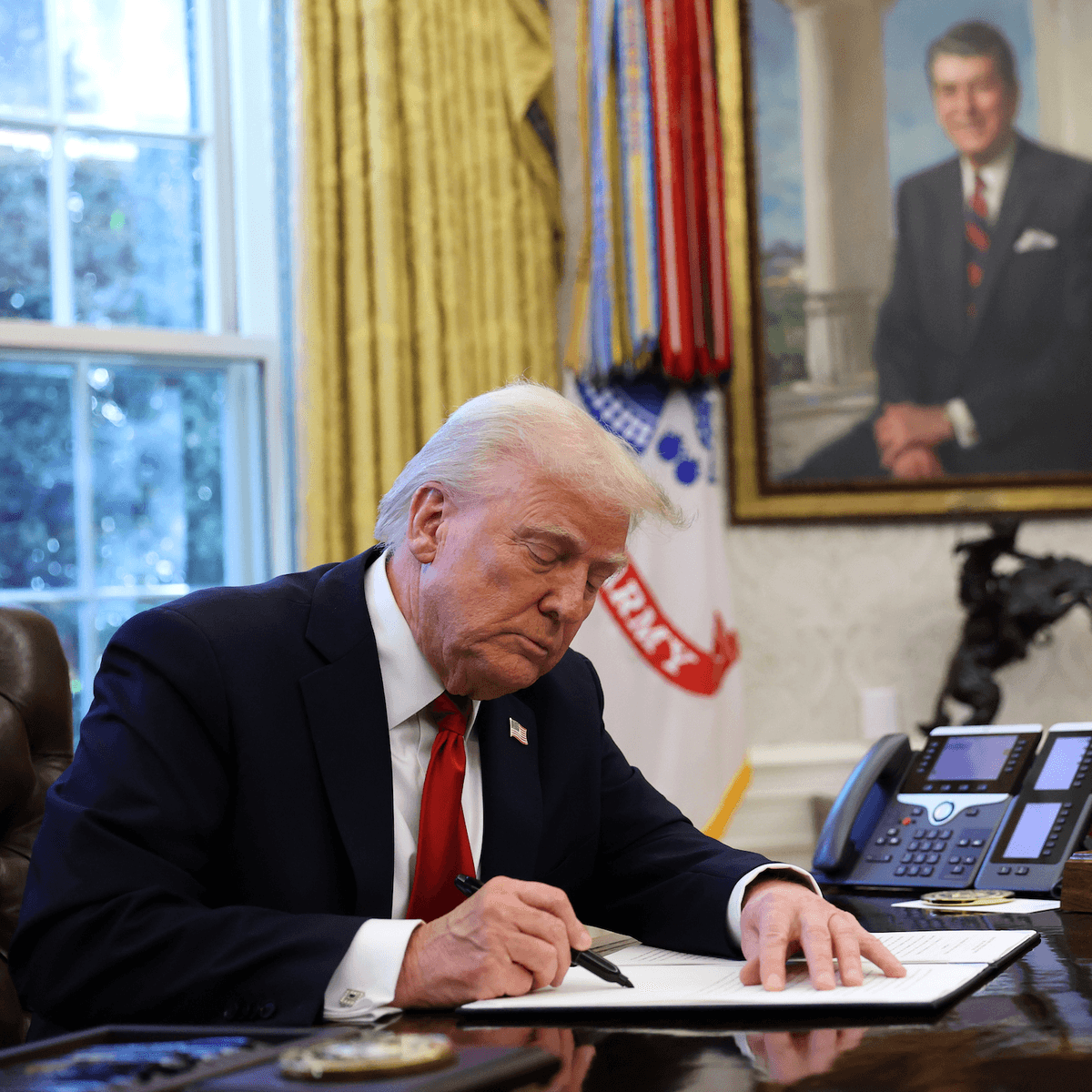 Trump is testing the economy. Americans are nervous. - Apple News Today cover