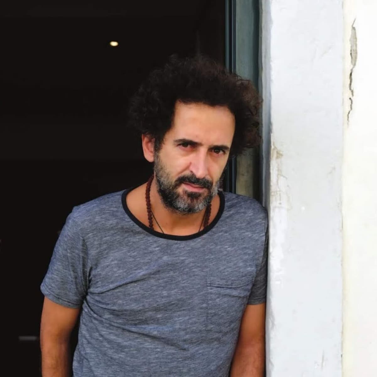 Andar às lostras num ringue de mel. Outra conversa com o Changuito - Enterrados no Jardim cover