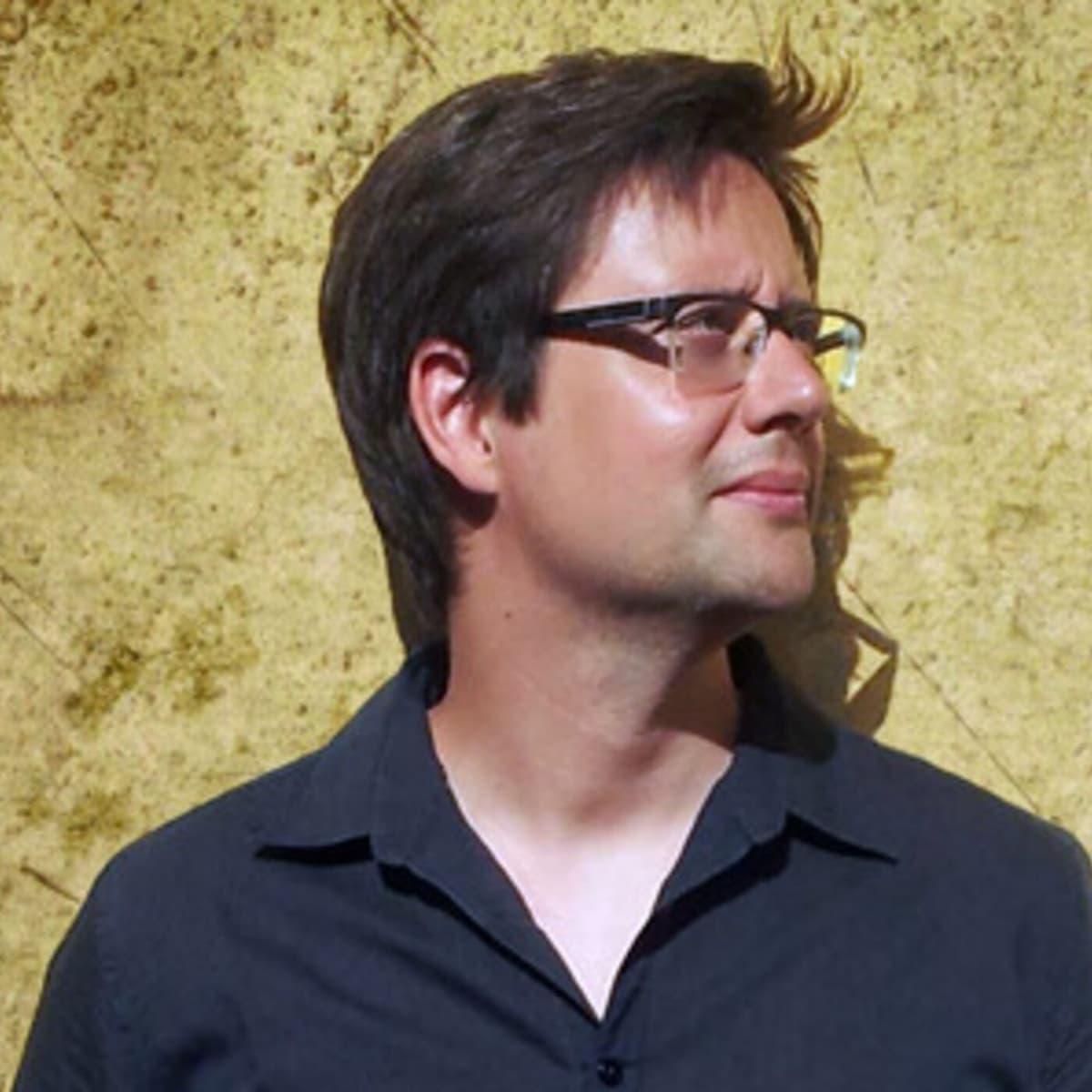 Emissários do êxodo ou da extinção. Uma conversa com Rui Lage - Enterrados no Jardim cover