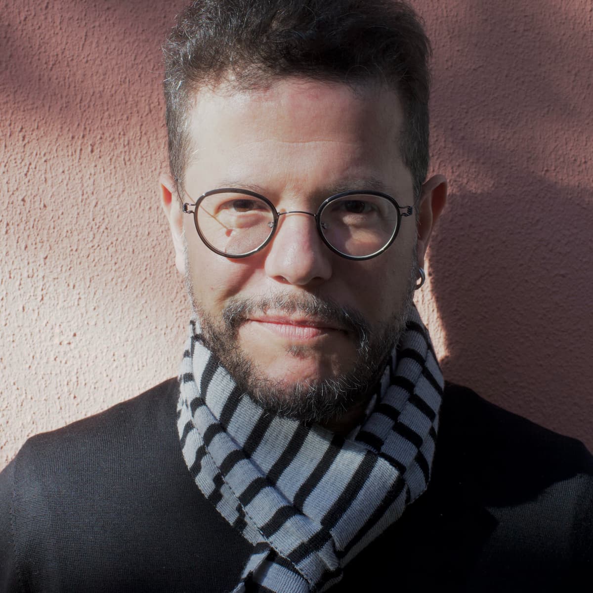 Faz todo o mal que puderes e baza. Uma conversa com Eduardo Brito - Enterrados no Jardim cover