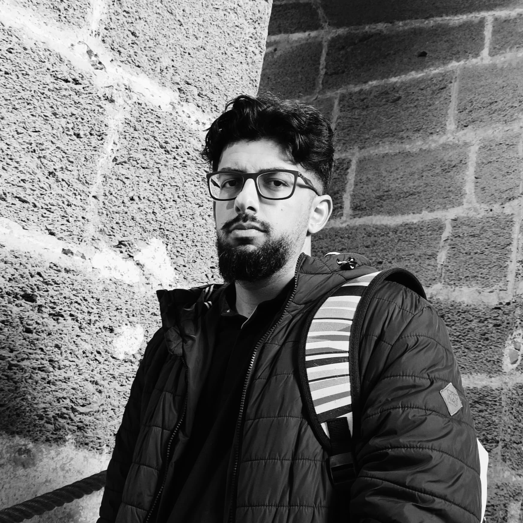 Os devoradores de épocas. Uma conversa com António Hess - Enterrados no Jardim cover