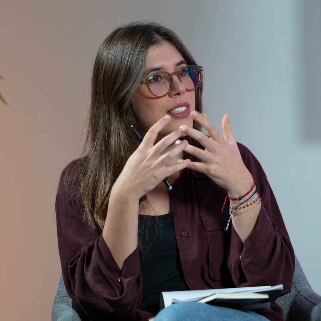 Crónica dos pássaros dissecados em pleno voo. Outra conversa com Margarida David Cardoso — Enterrados no Jardim cover