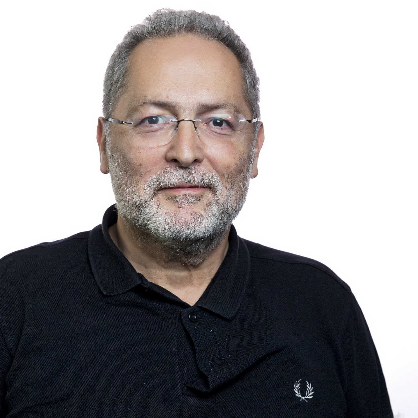 Sentir no ar outra coisa além do perfume de adeuses. Outra conversa com Nuno Ramos de Almeida - Enterrados no Jardim cover