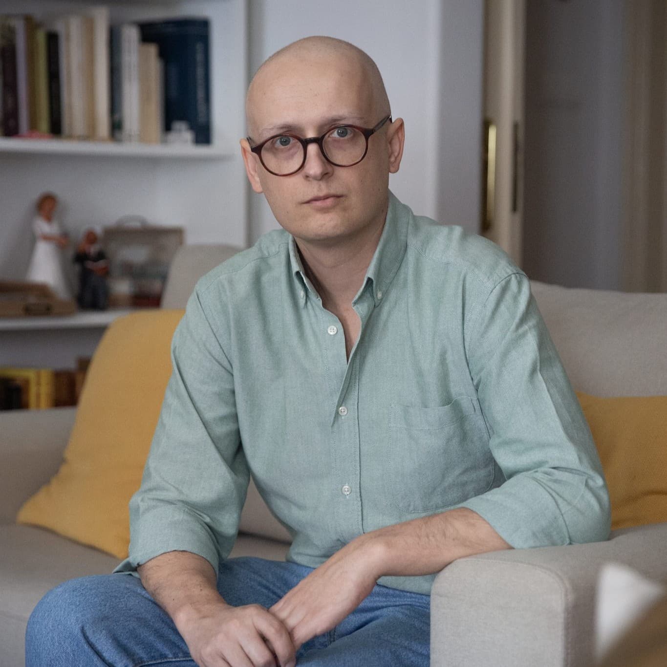 Chamar a crítica para a mesa dos canibais. Uma conversa com Carlos Maria Bobone — Enterrados no Jardim cover